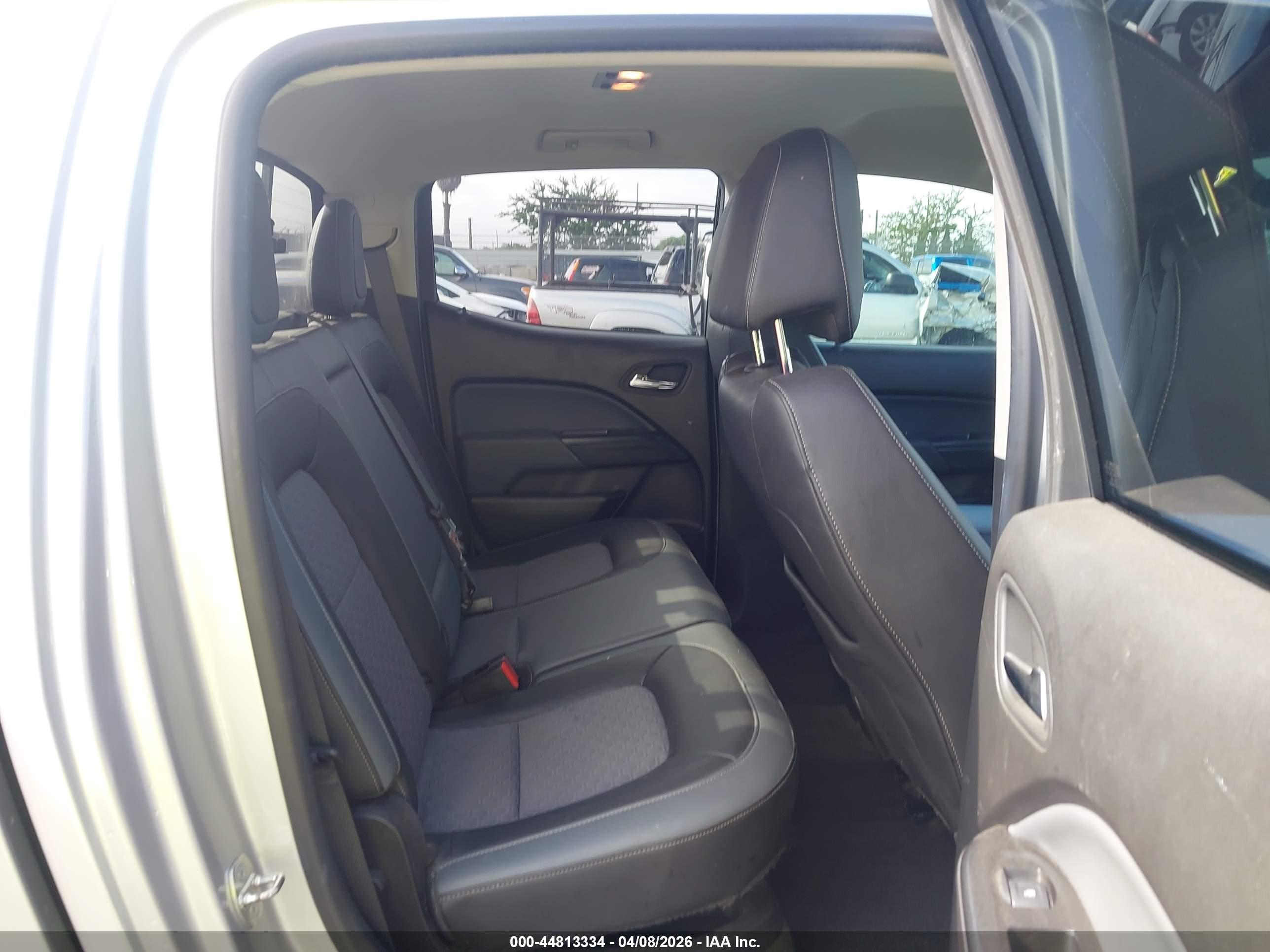 CHEVROLET COLORADO image 8
