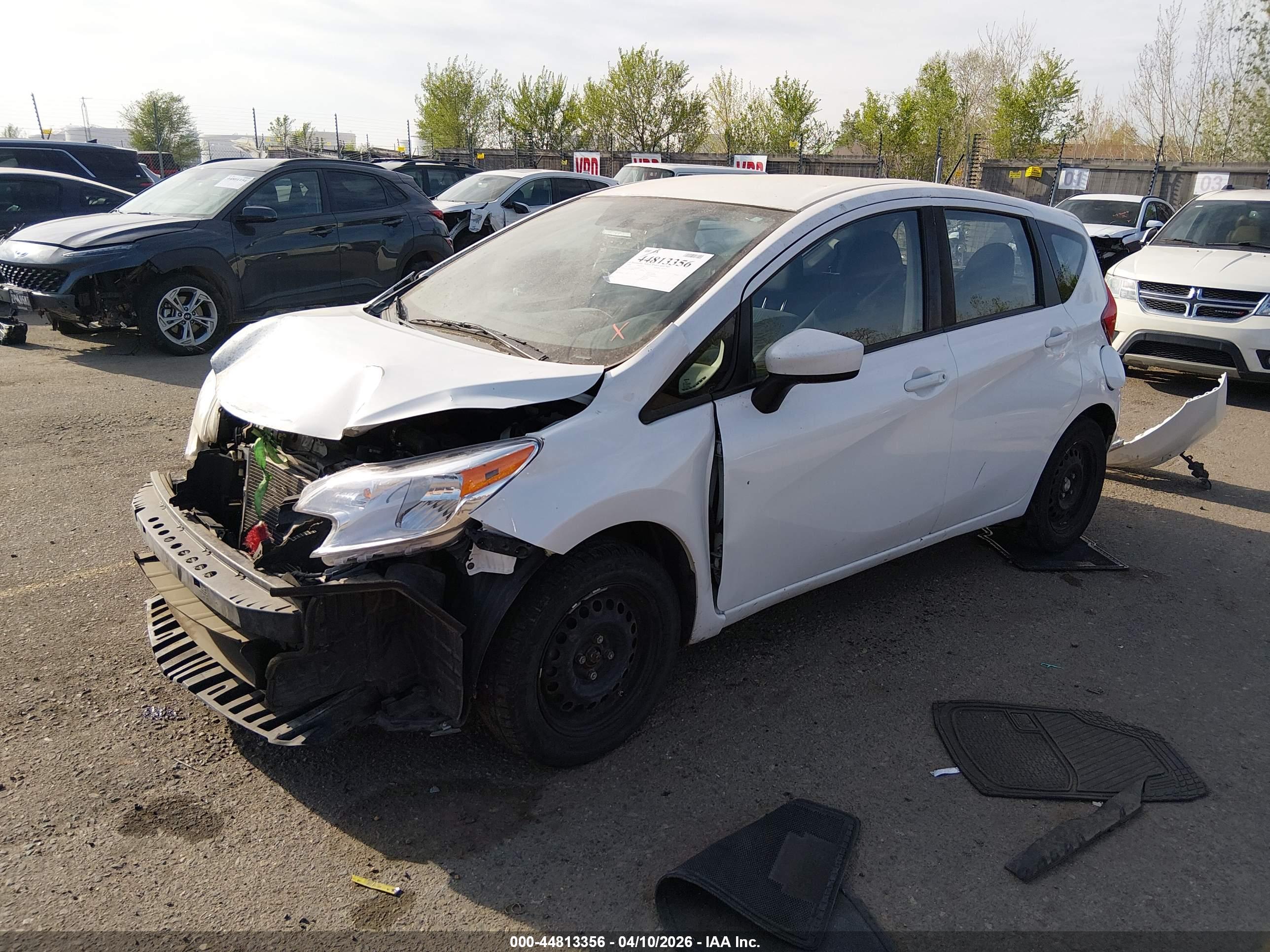 NISSAN VERSA image 2