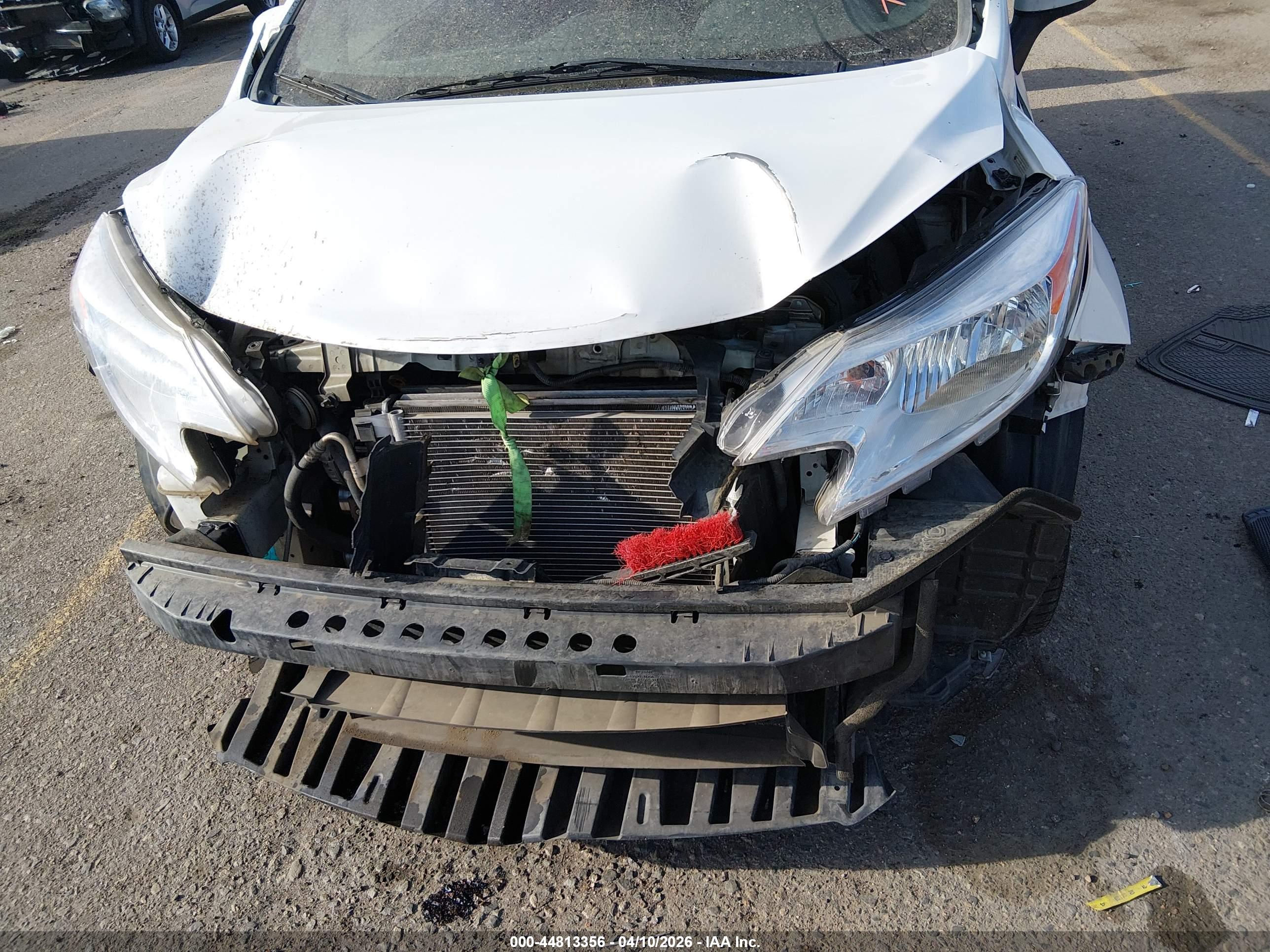 NISSAN VERSA image 6
