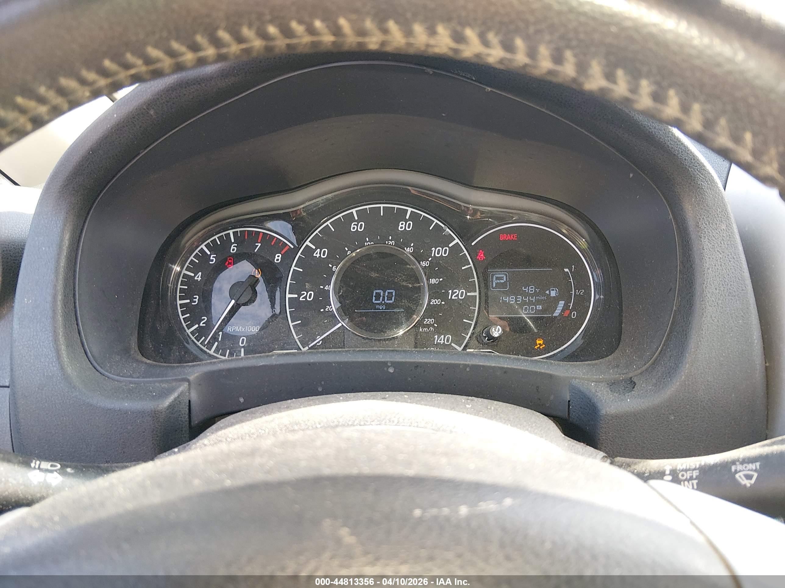 NISSAN VERSA image 7