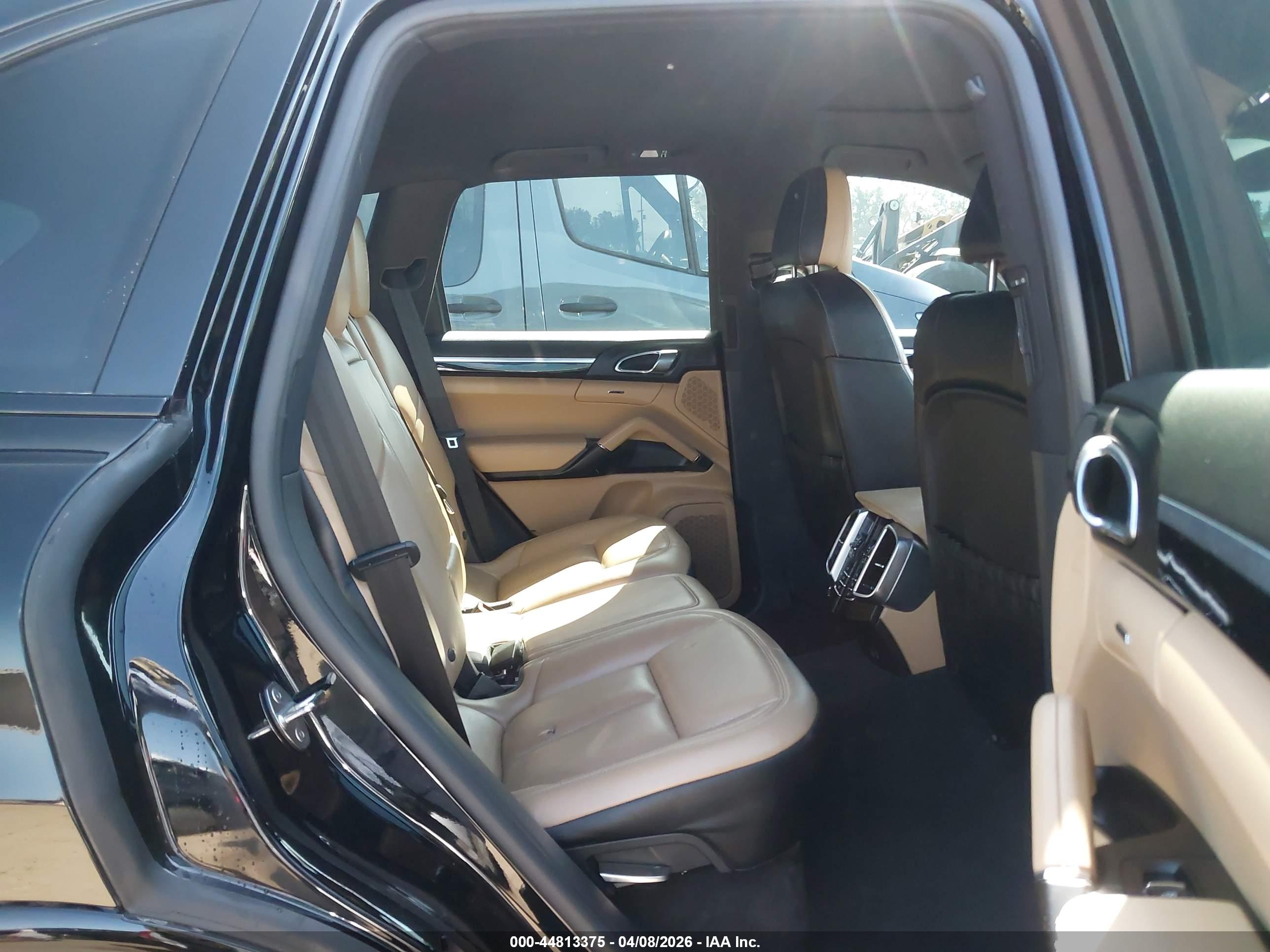PORSCHE CAYENNE image 8