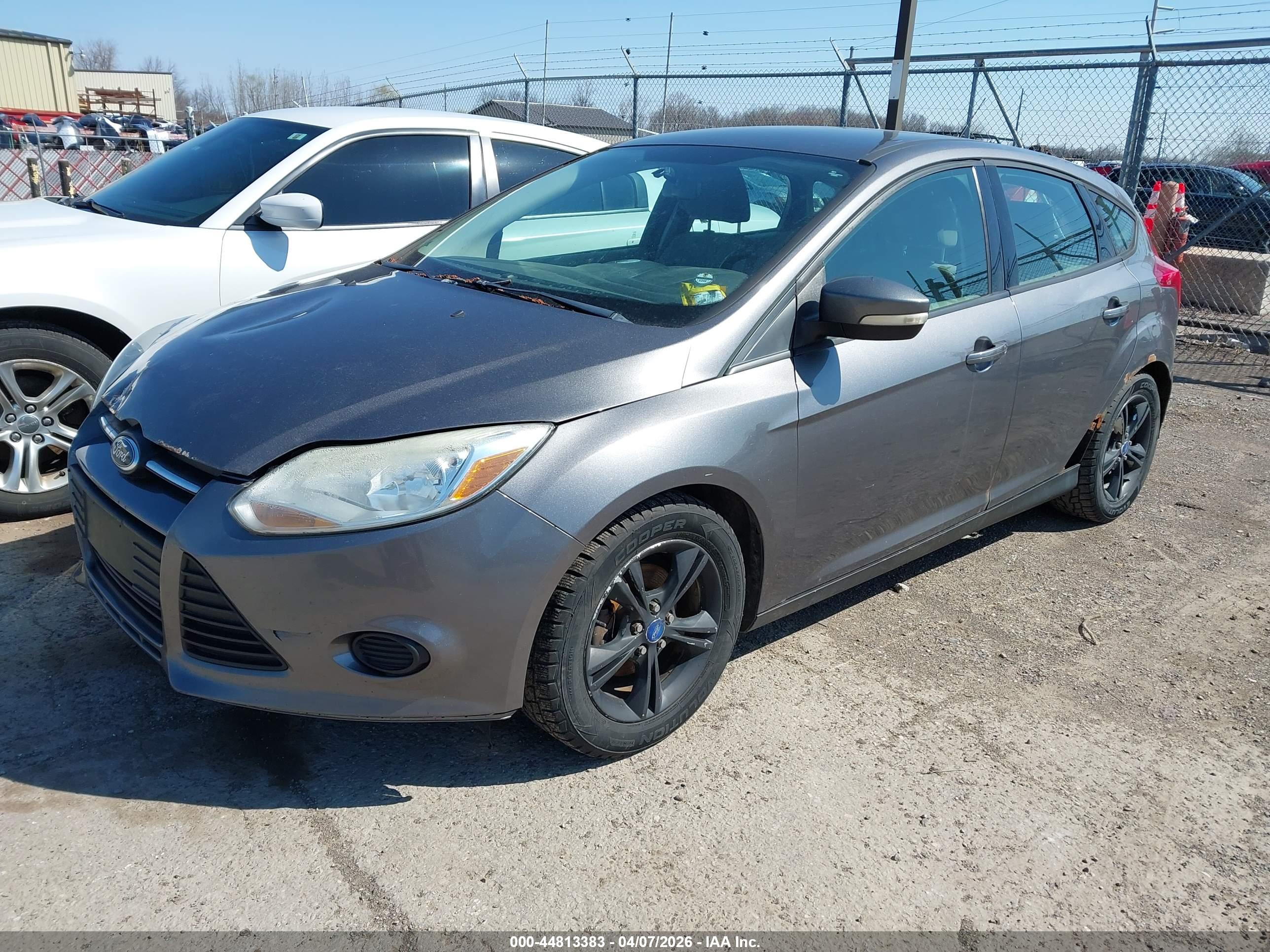 FORD FOCUS image 2
