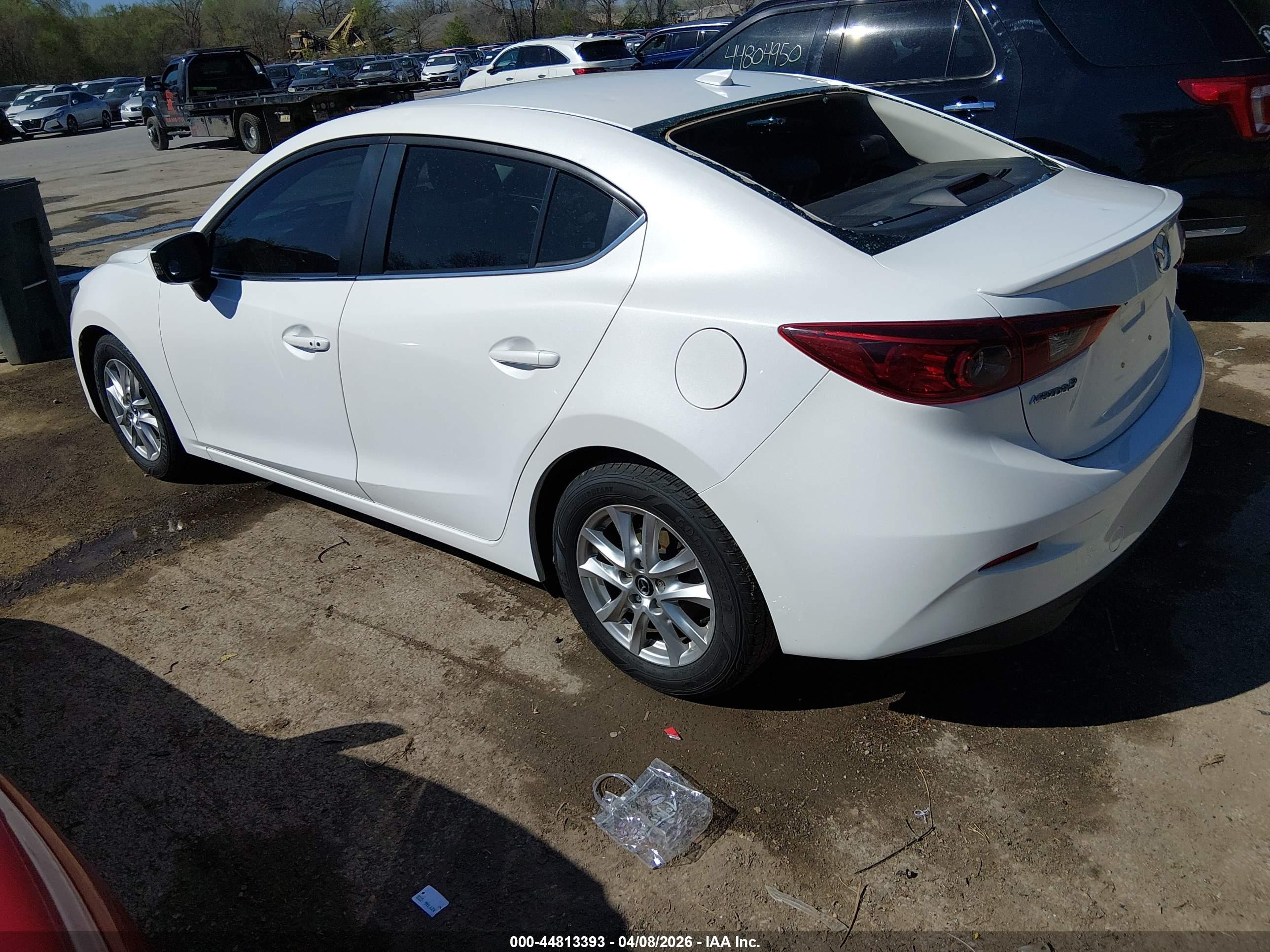 MAZDA MAZDA3 image 3