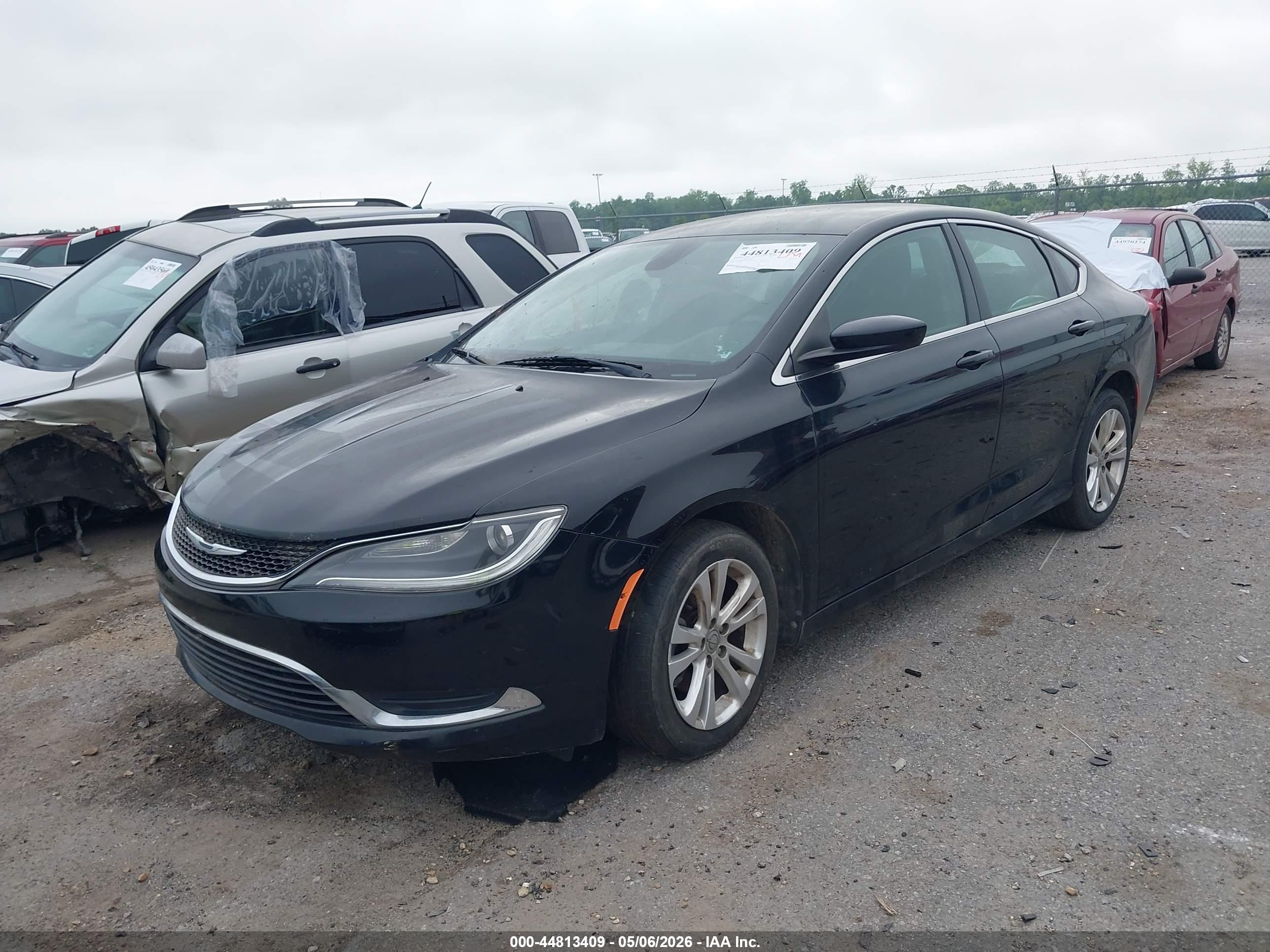 CHRYSLER 200 image 2