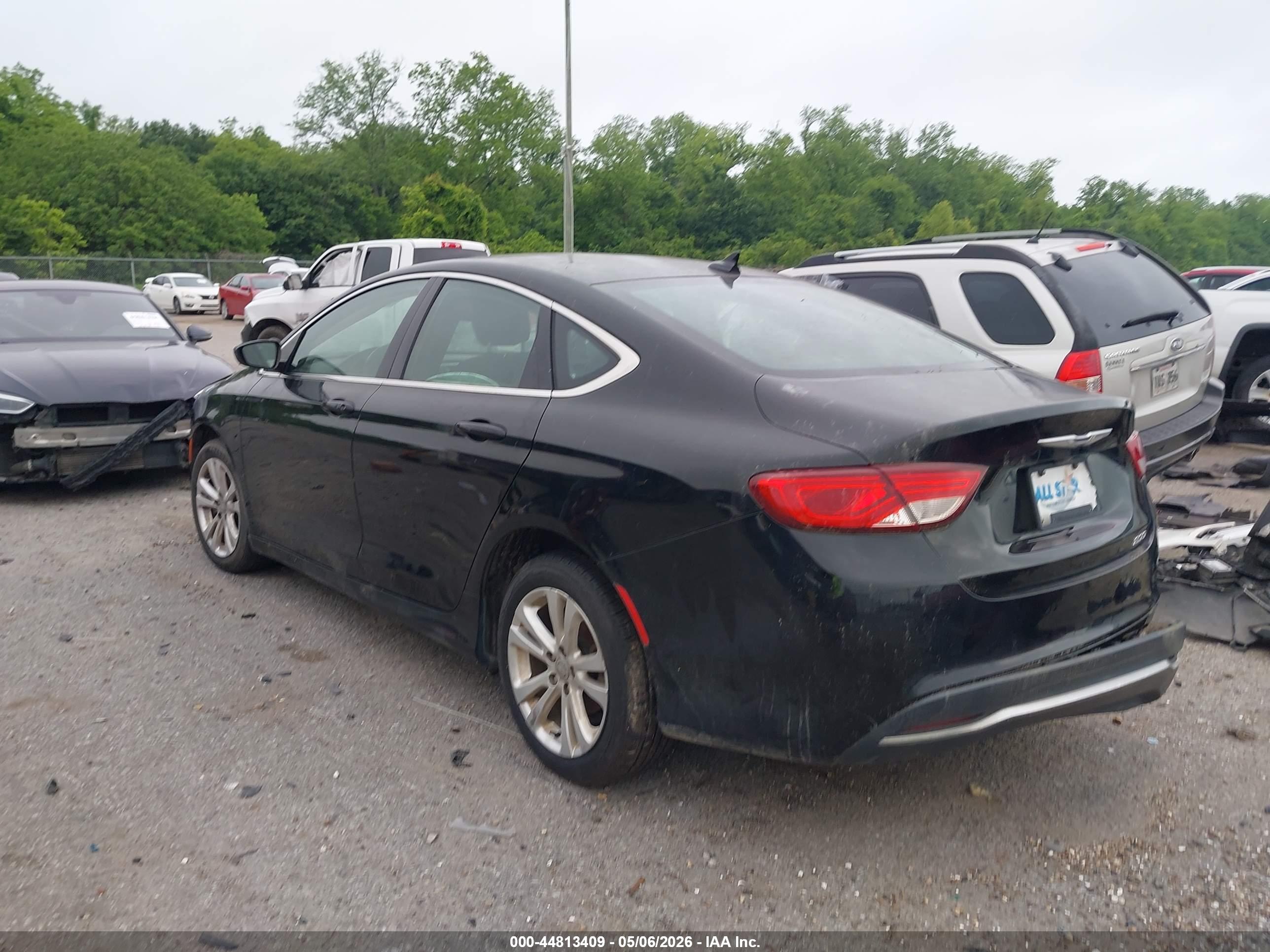 CHRYSLER 200 image 3