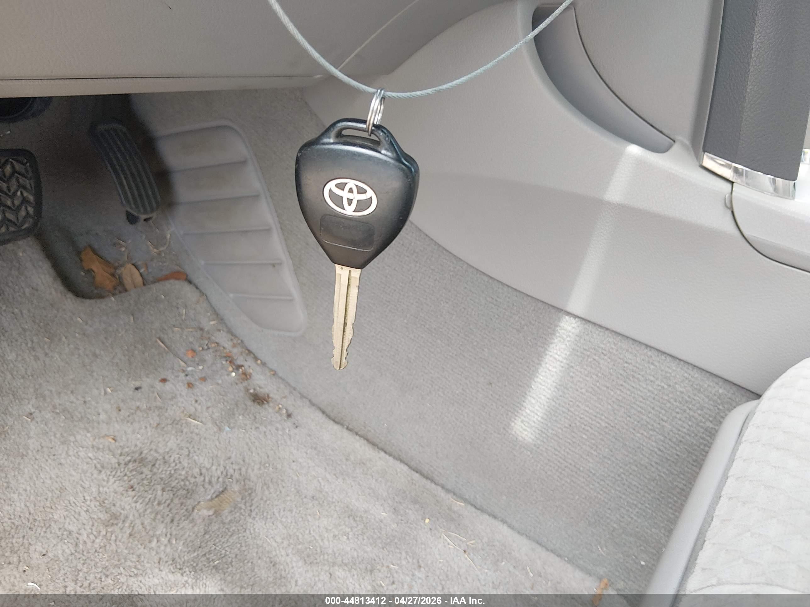TOYOTA CAMRY image 11