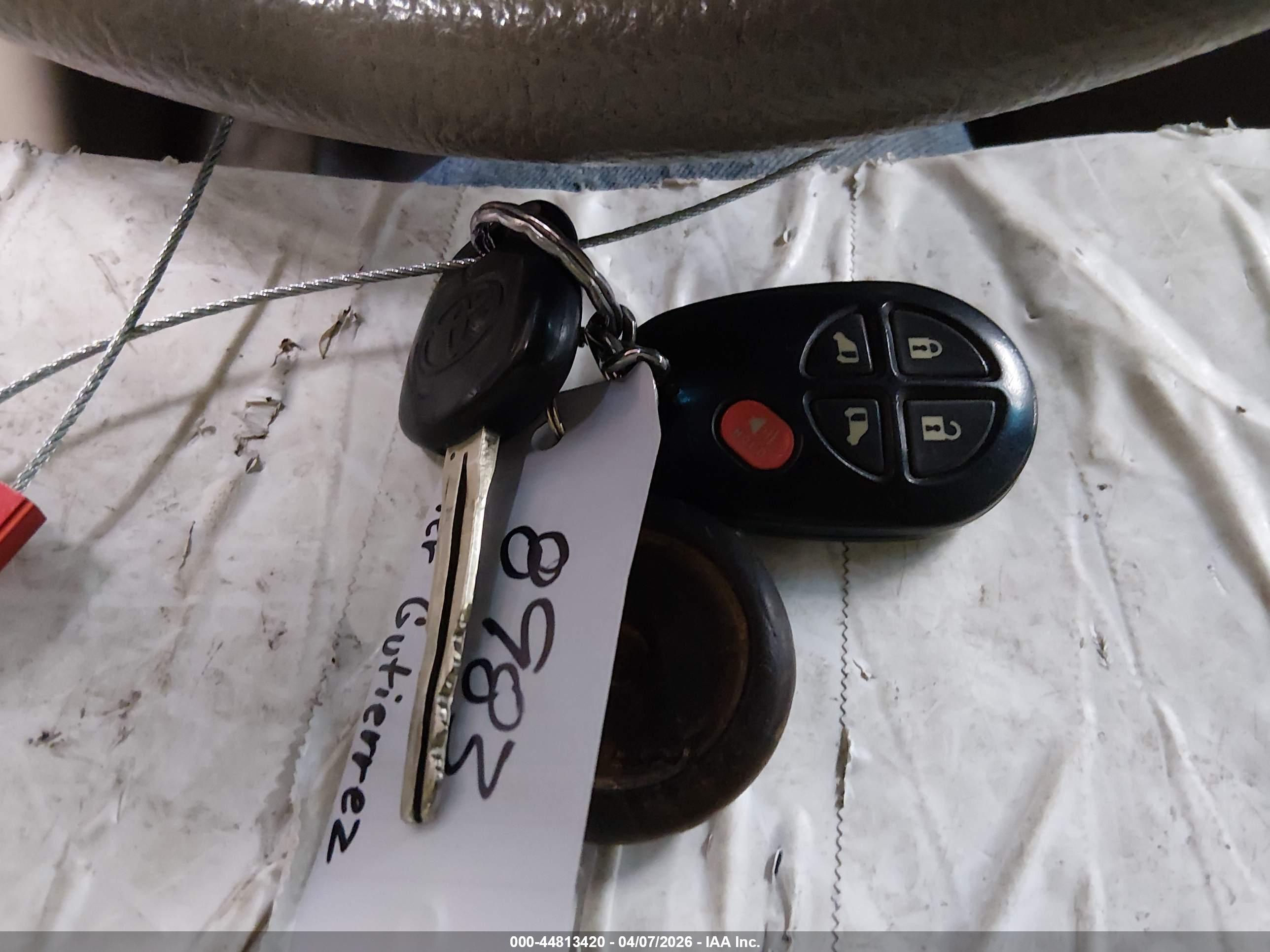 TOYOTA SIENNA image 11