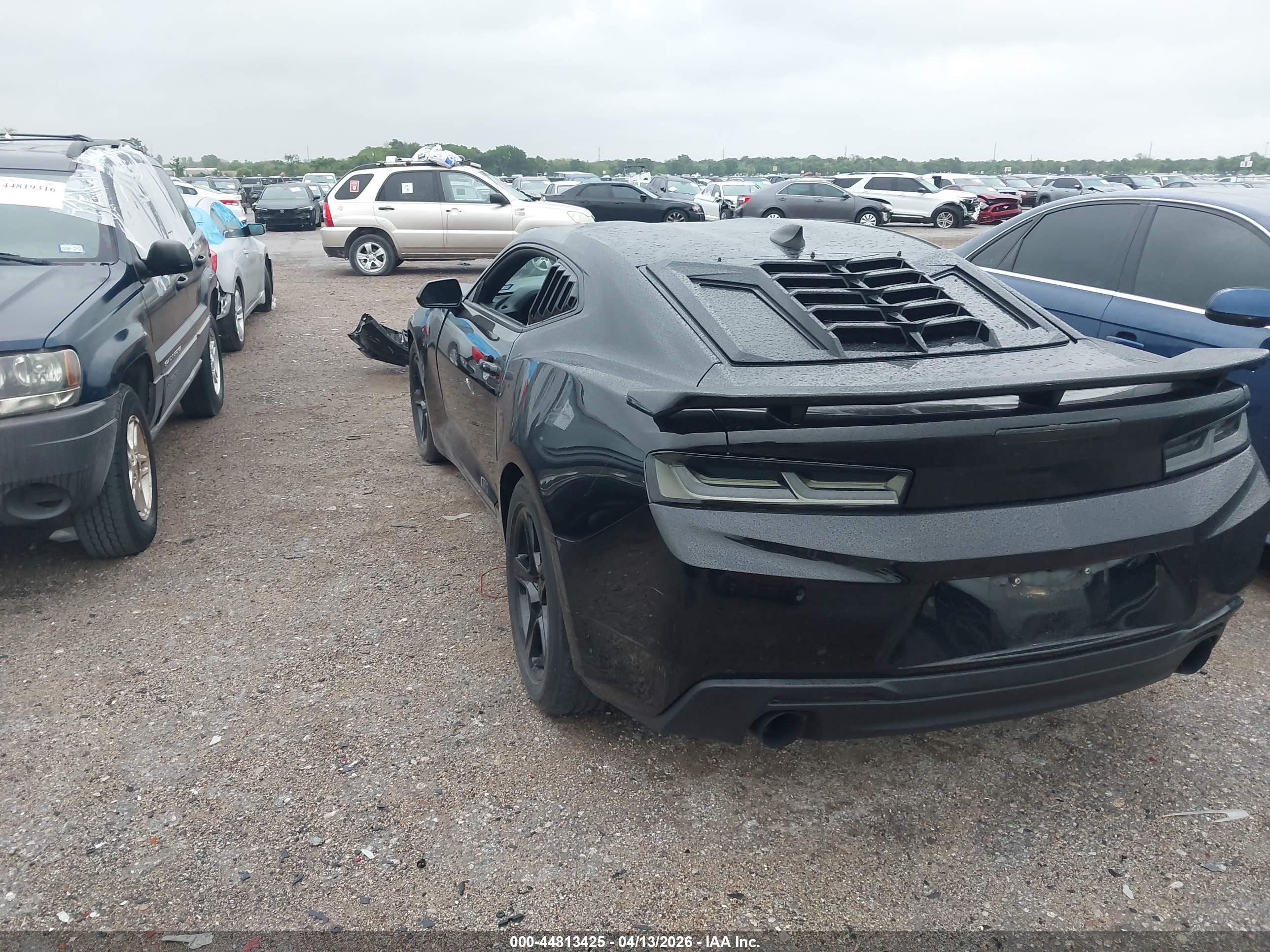 CHEVROLET CAMARO image 3