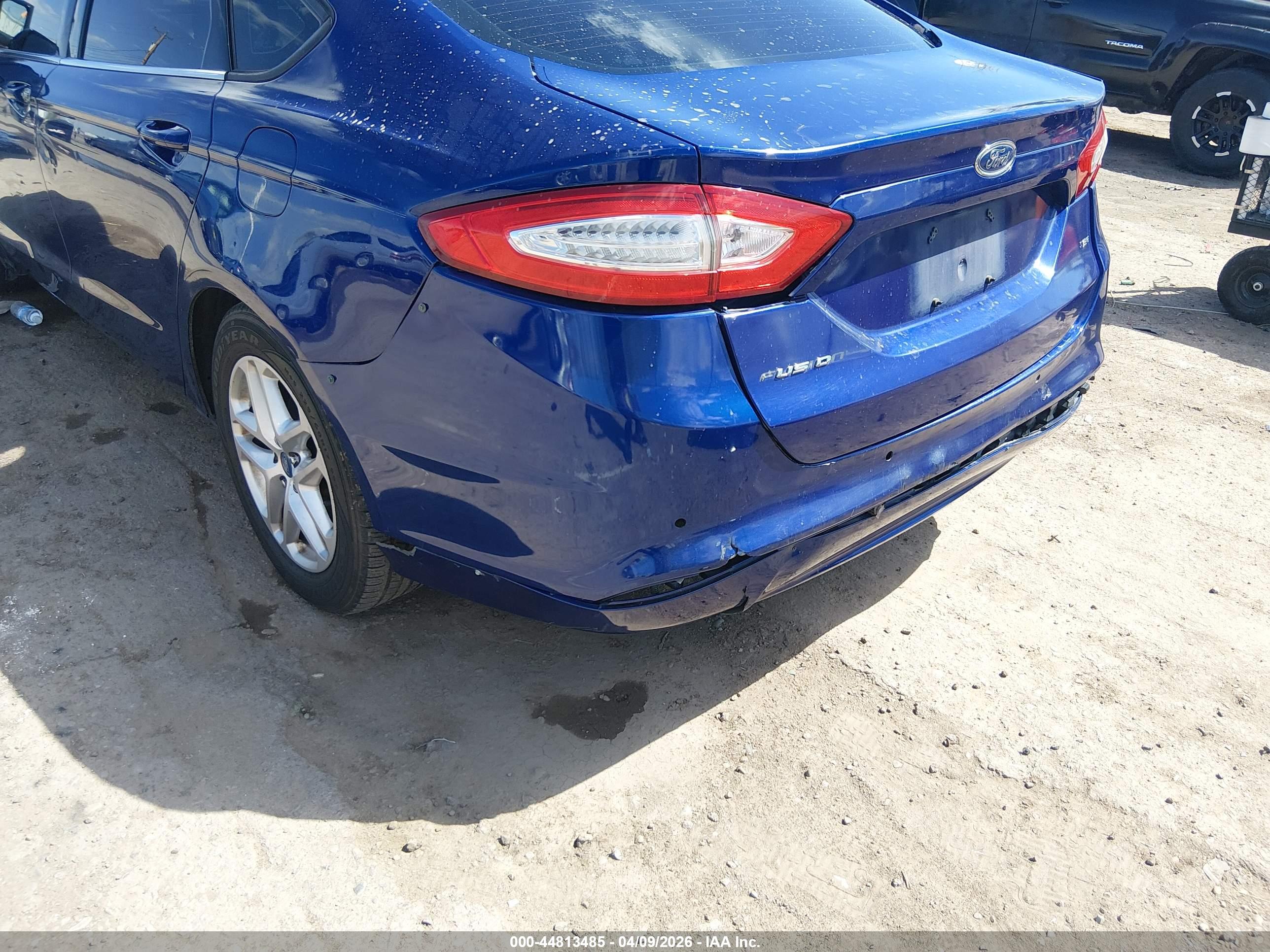 FORD FUSION image 6