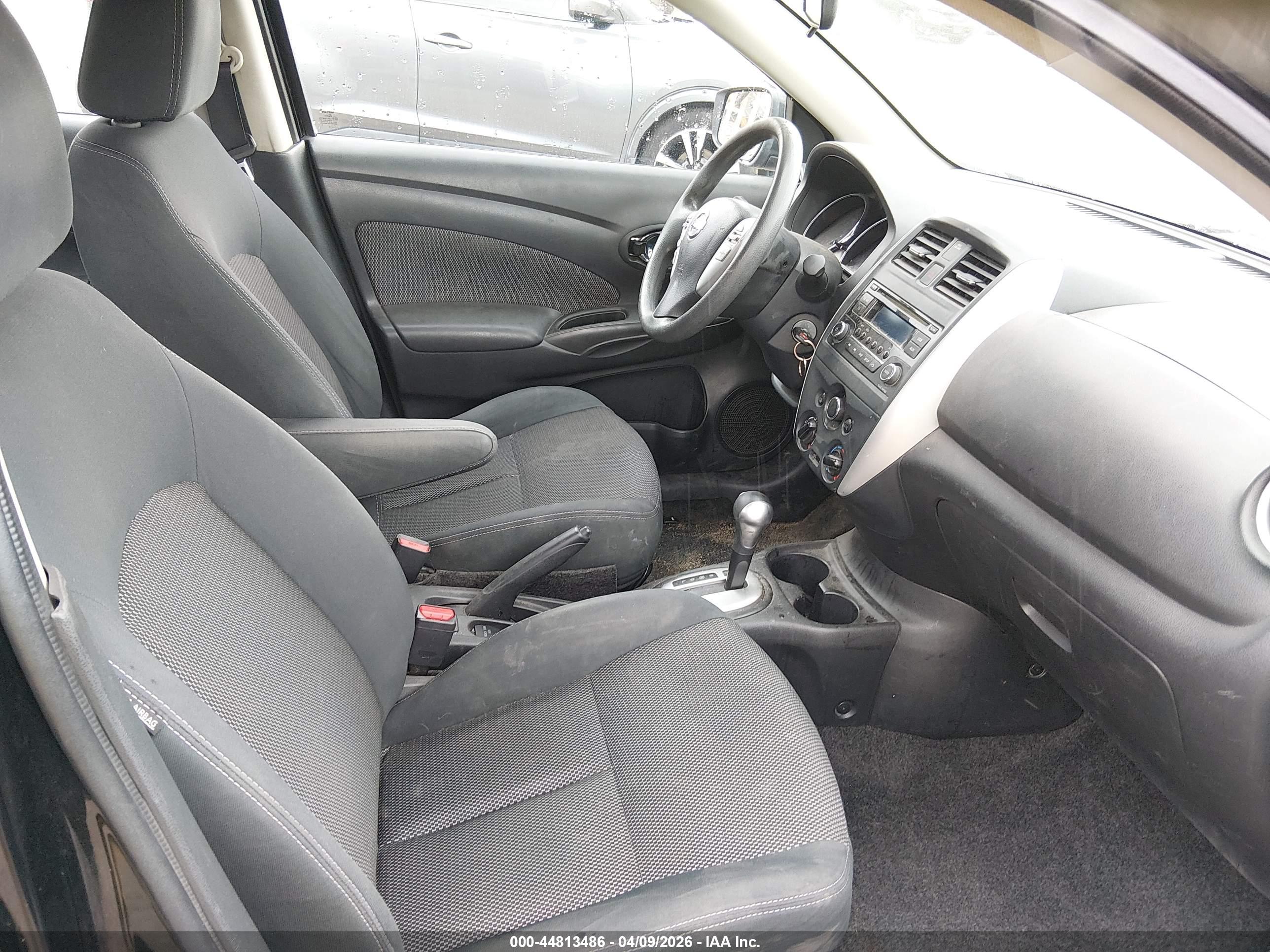 NISSAN VERSA image 5