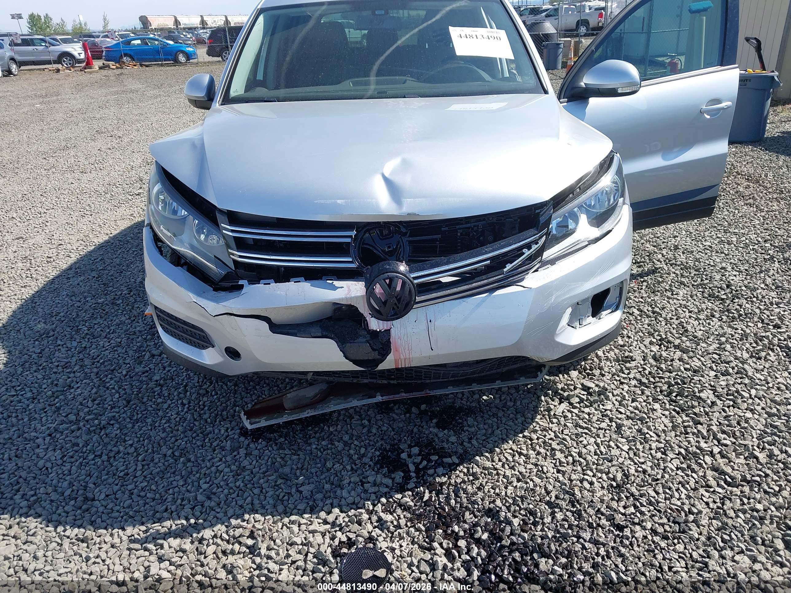 VOLKSWAGEN TIGUAN image 6