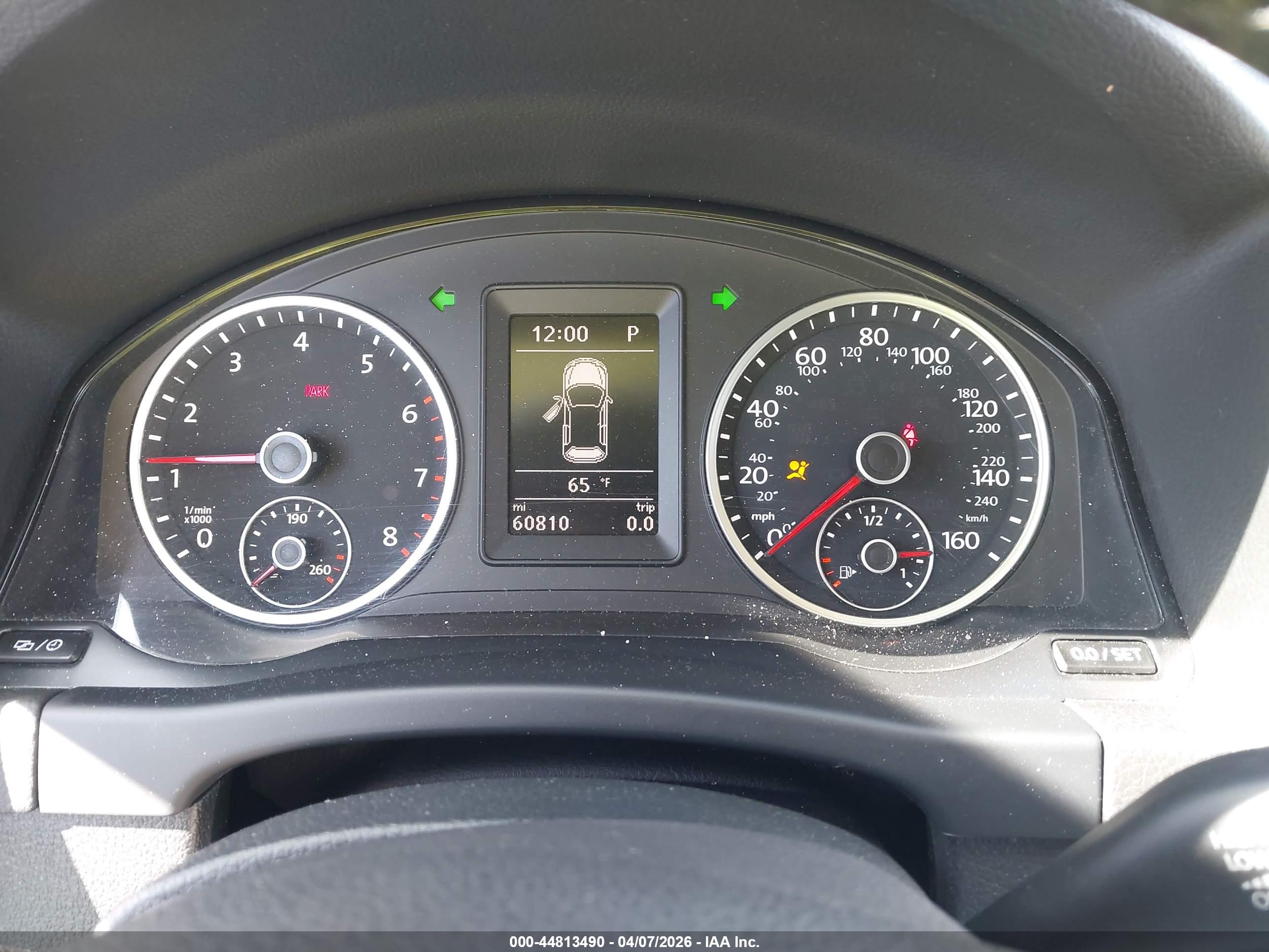 VOLKSWAGEN TIGUAN image 7