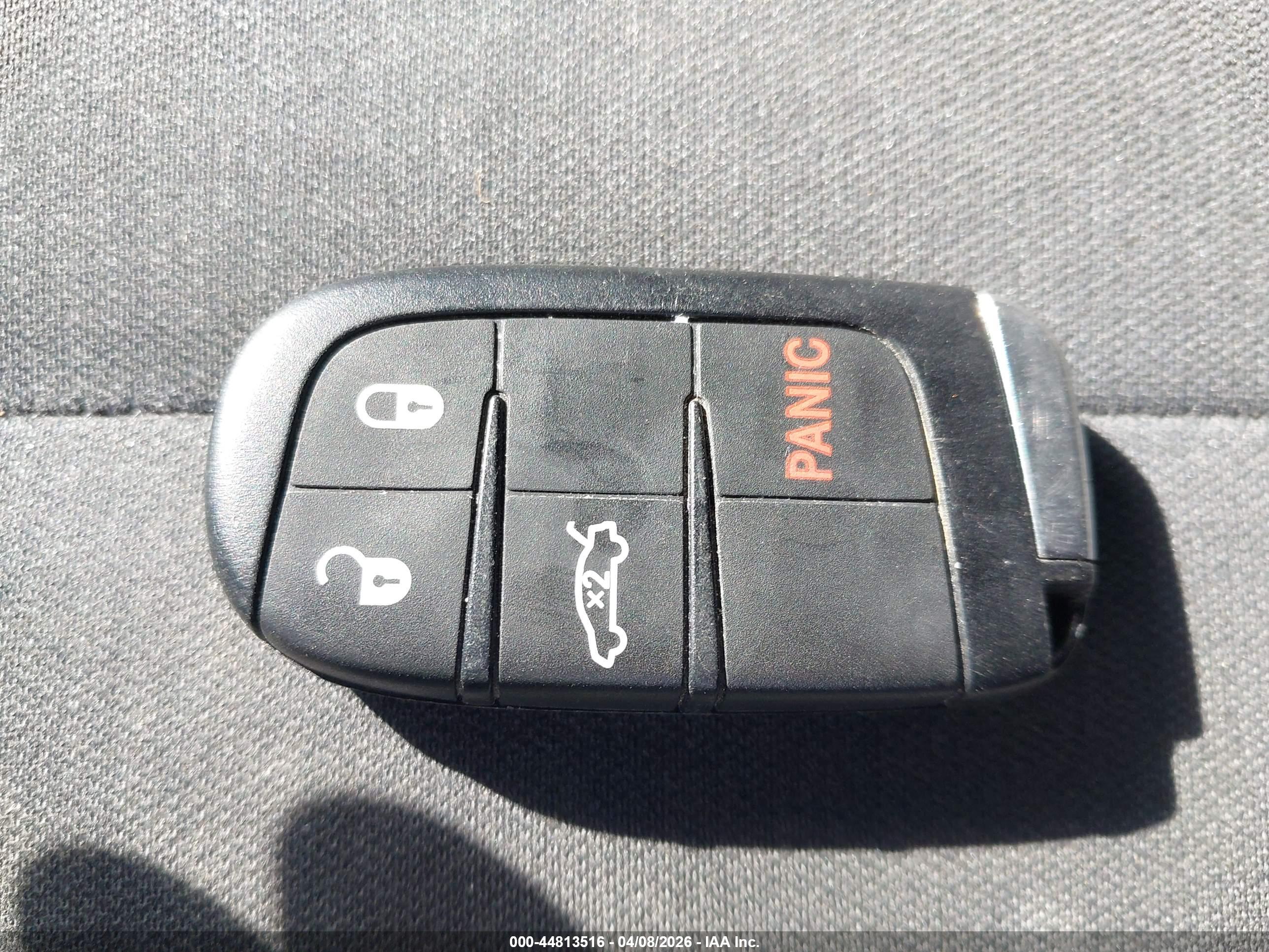 CHRYSLER 200 image 11