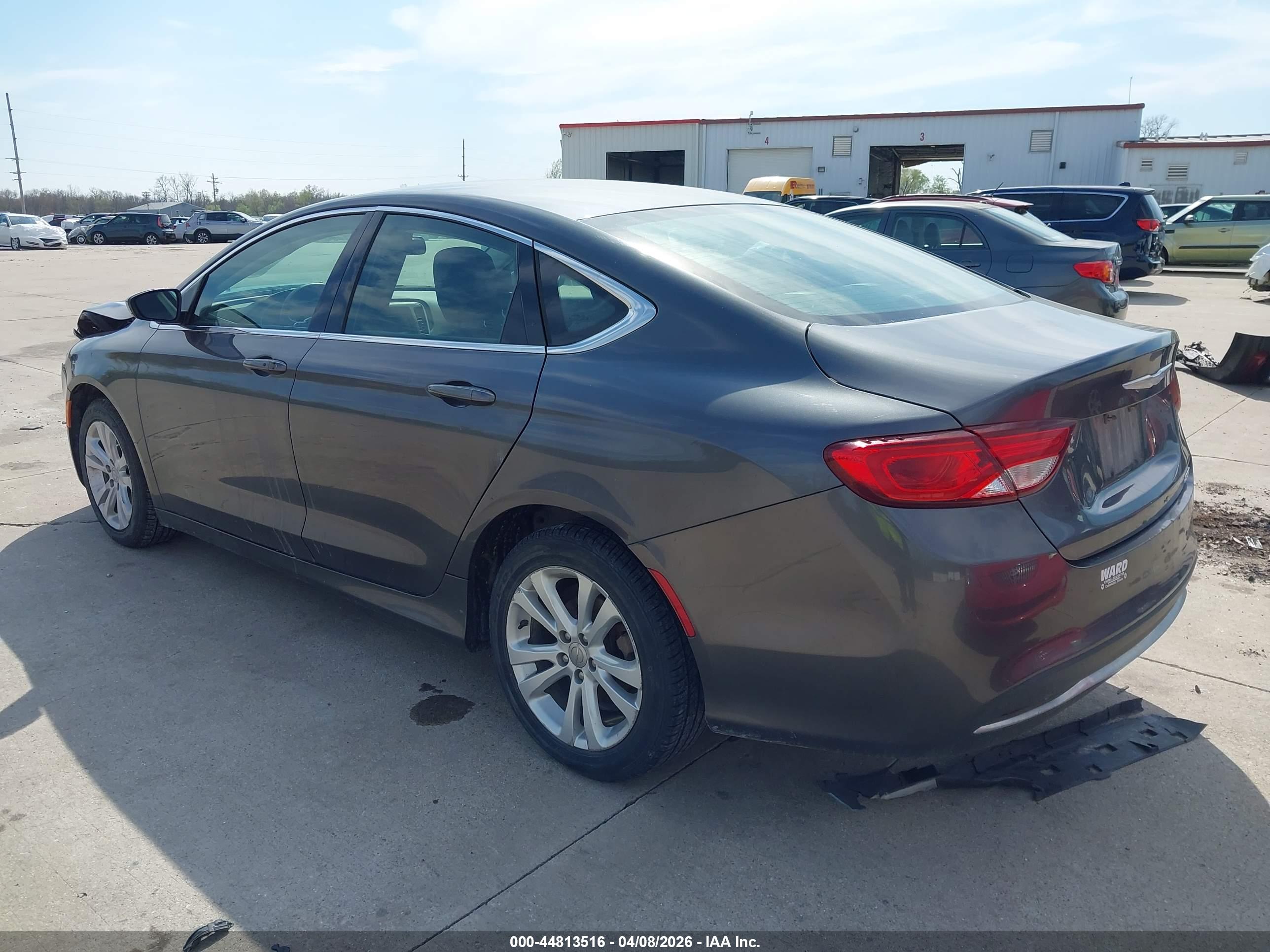 CHRYSLER 200 image 3
