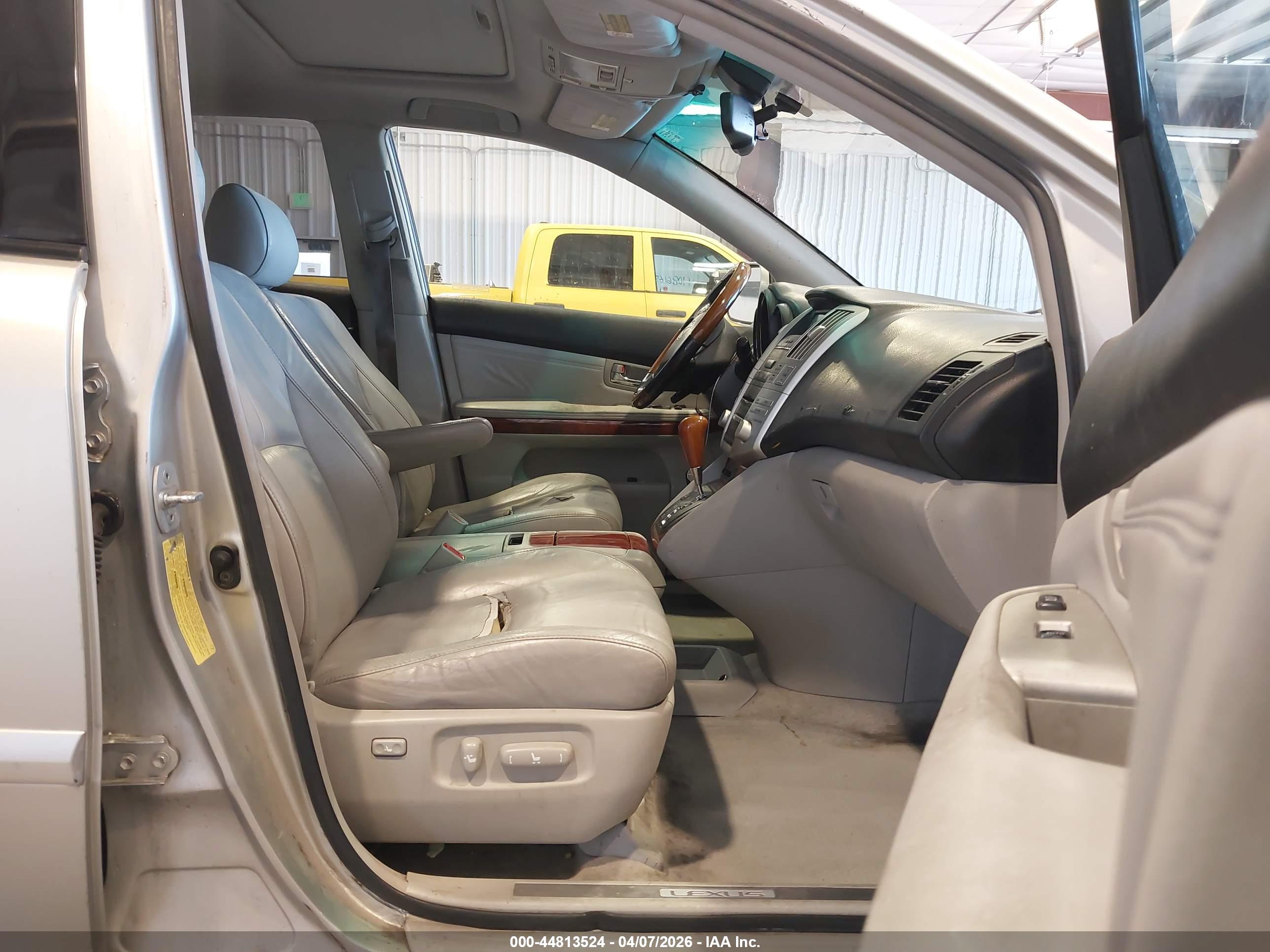 LEXUS RX image 5