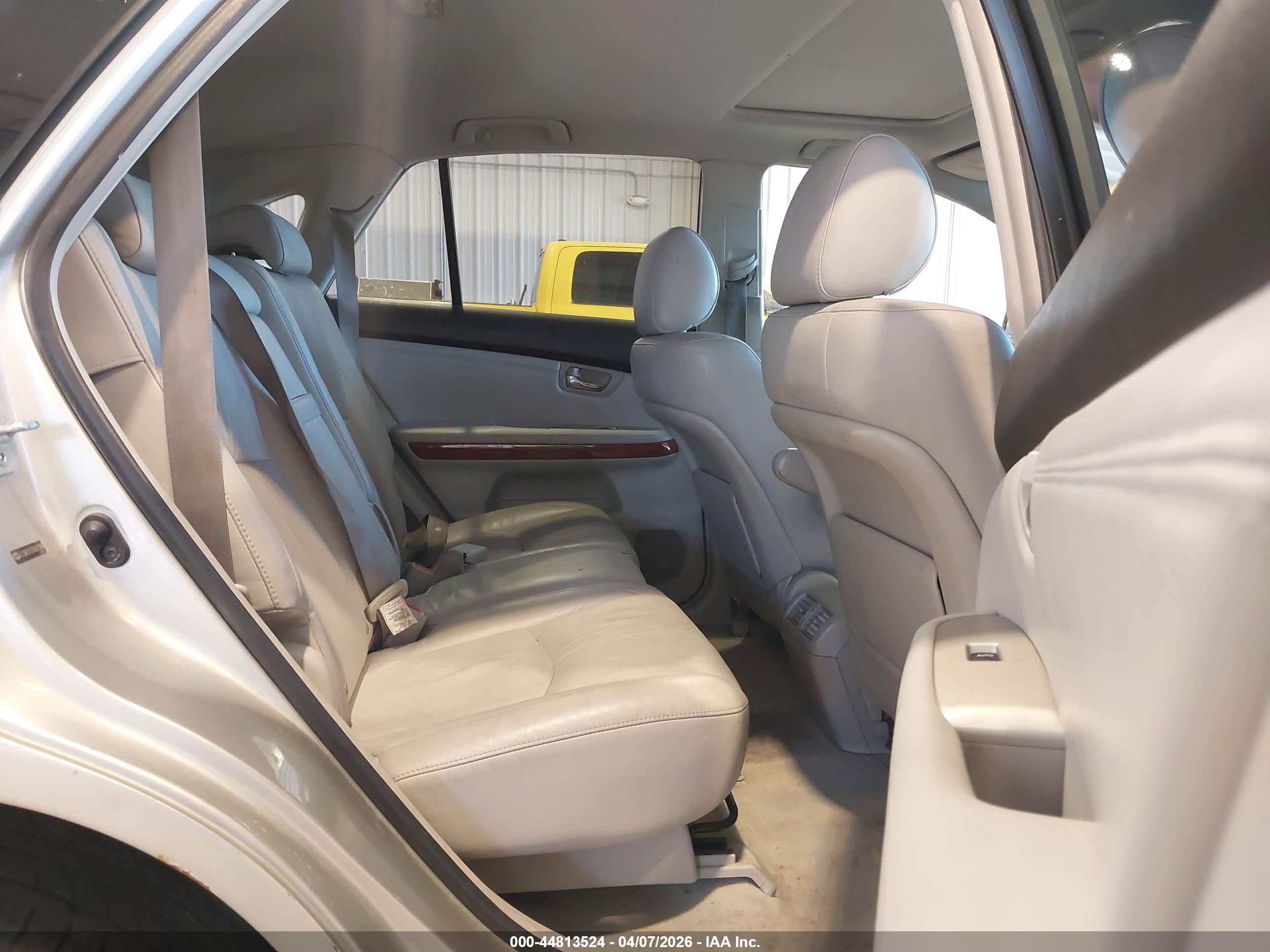 LEXUS RX image 8