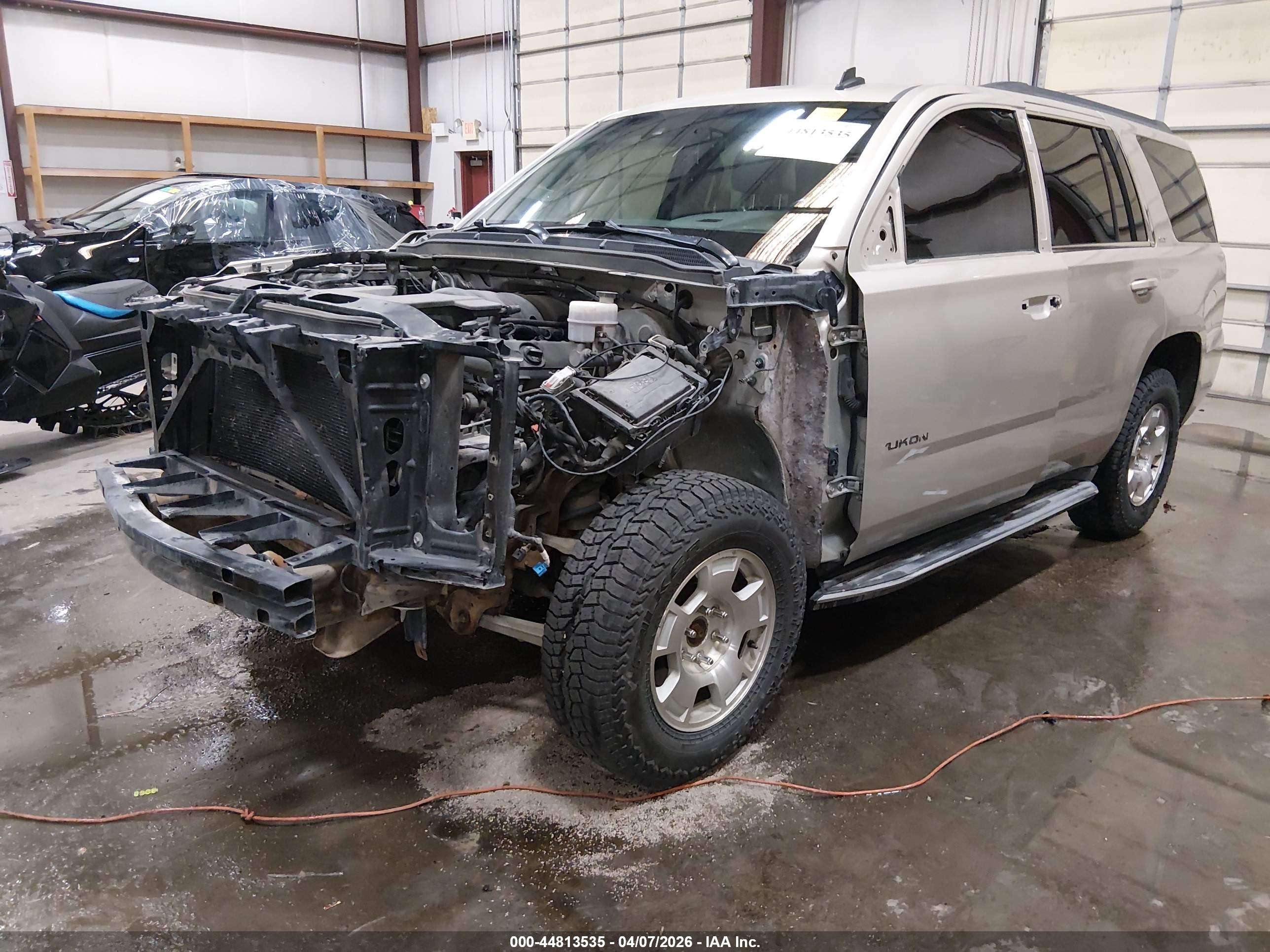 GMC YUKON image 2