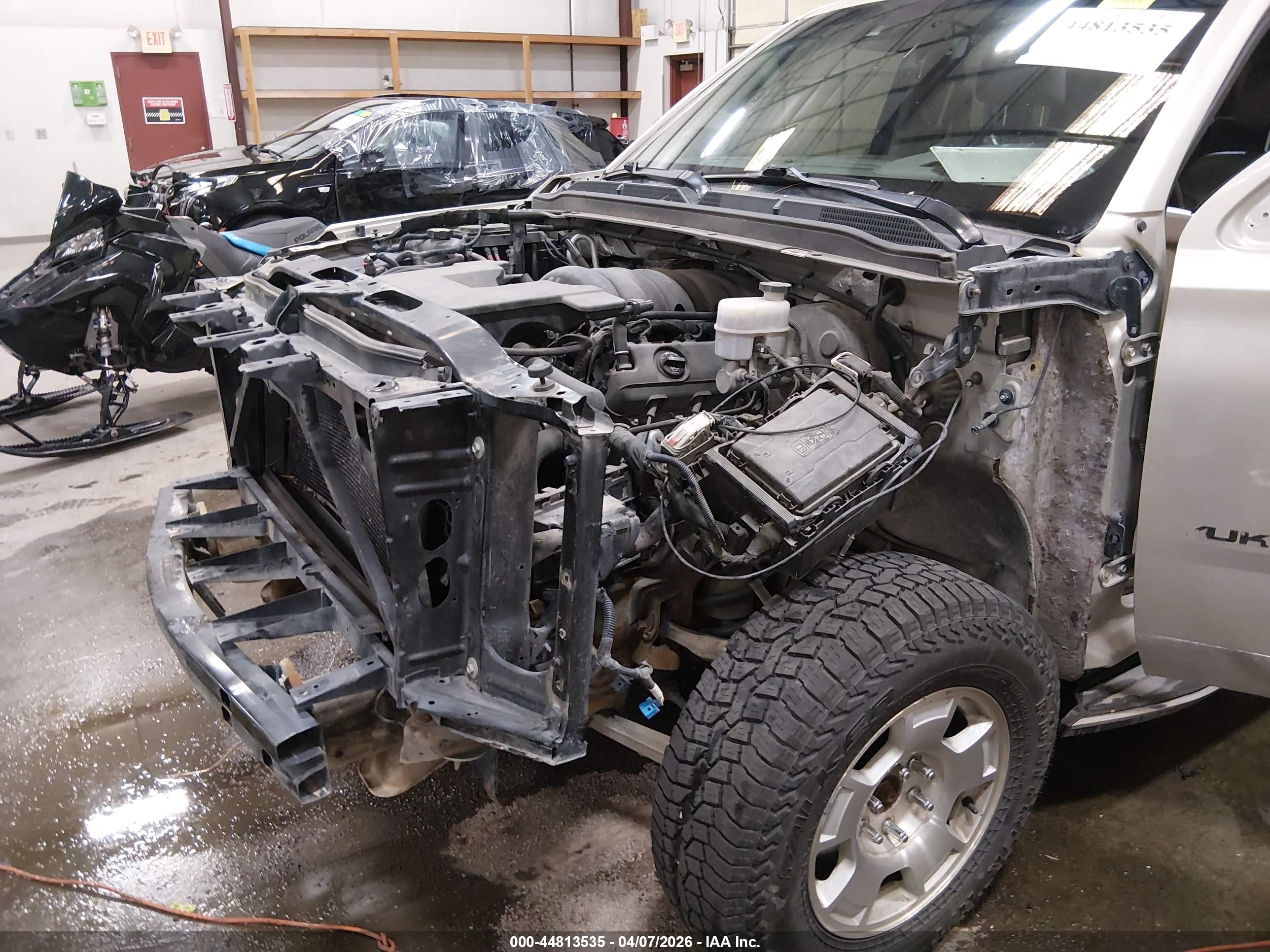 GMC YUKON image 6