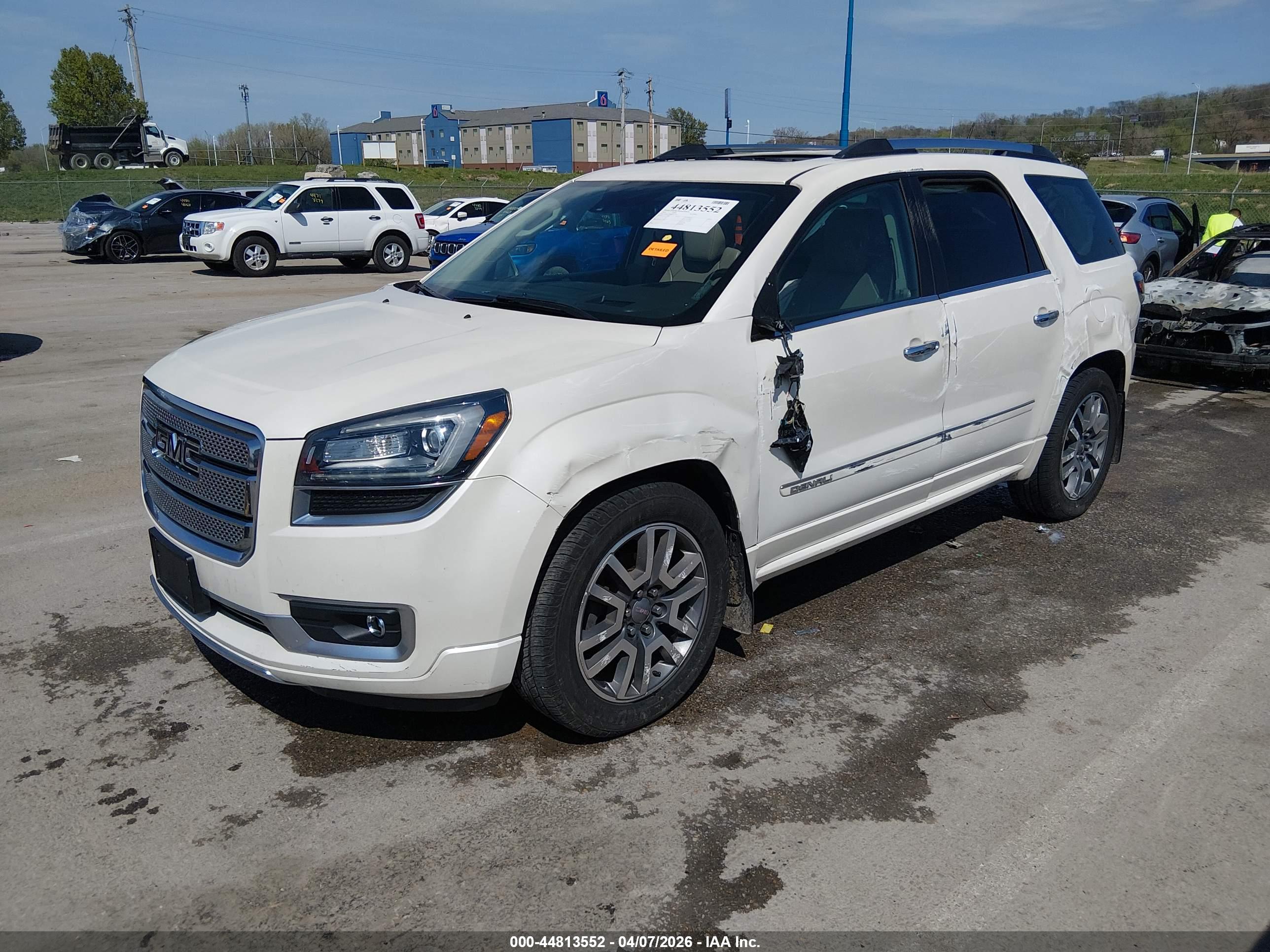 GMC ACADIA image 2