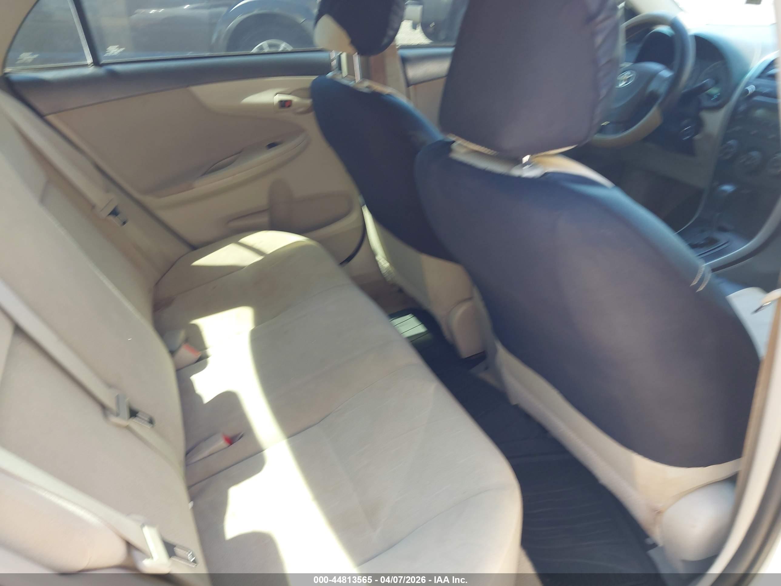 TOYOTA COROLLA image 8