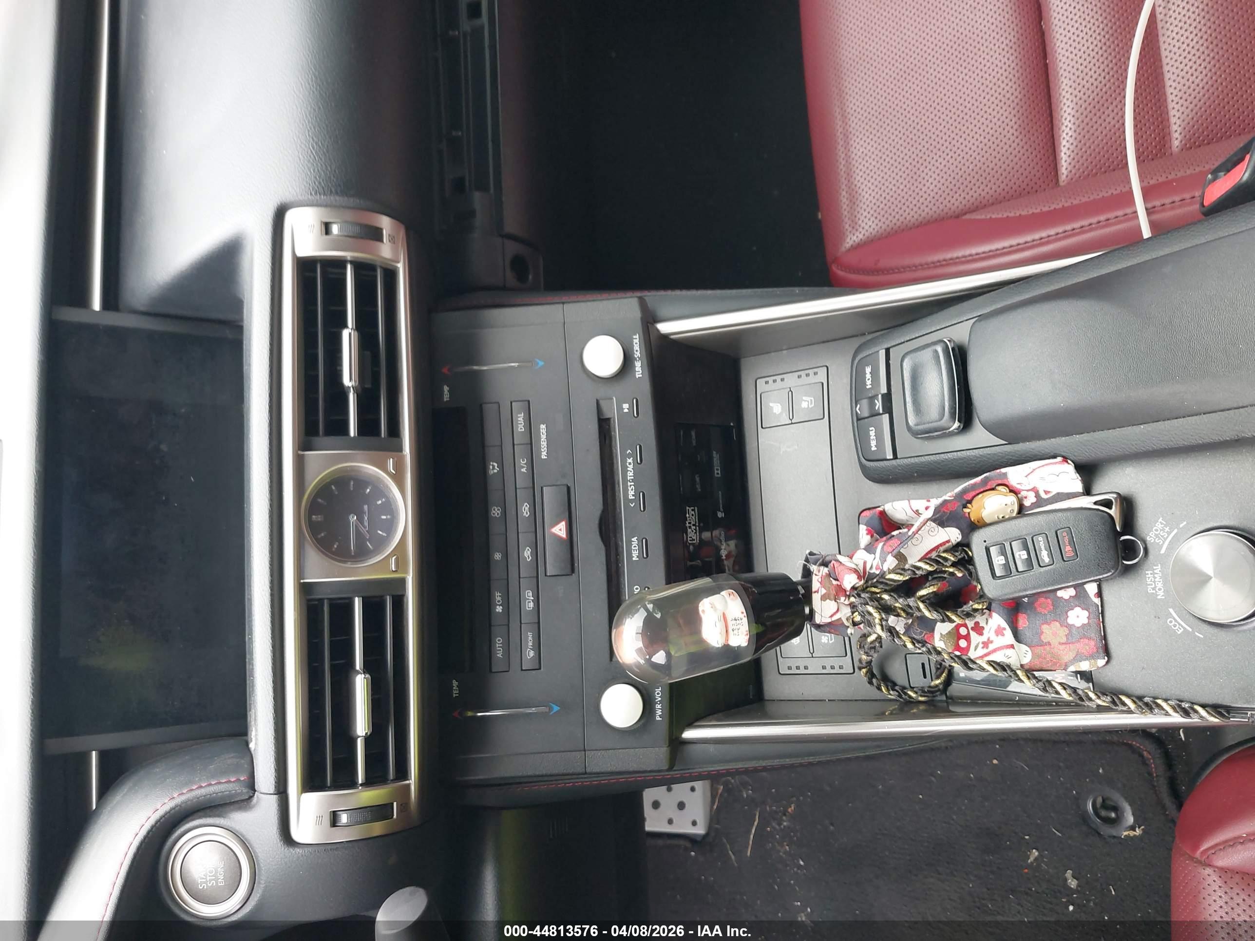 LEXUS IS image 11