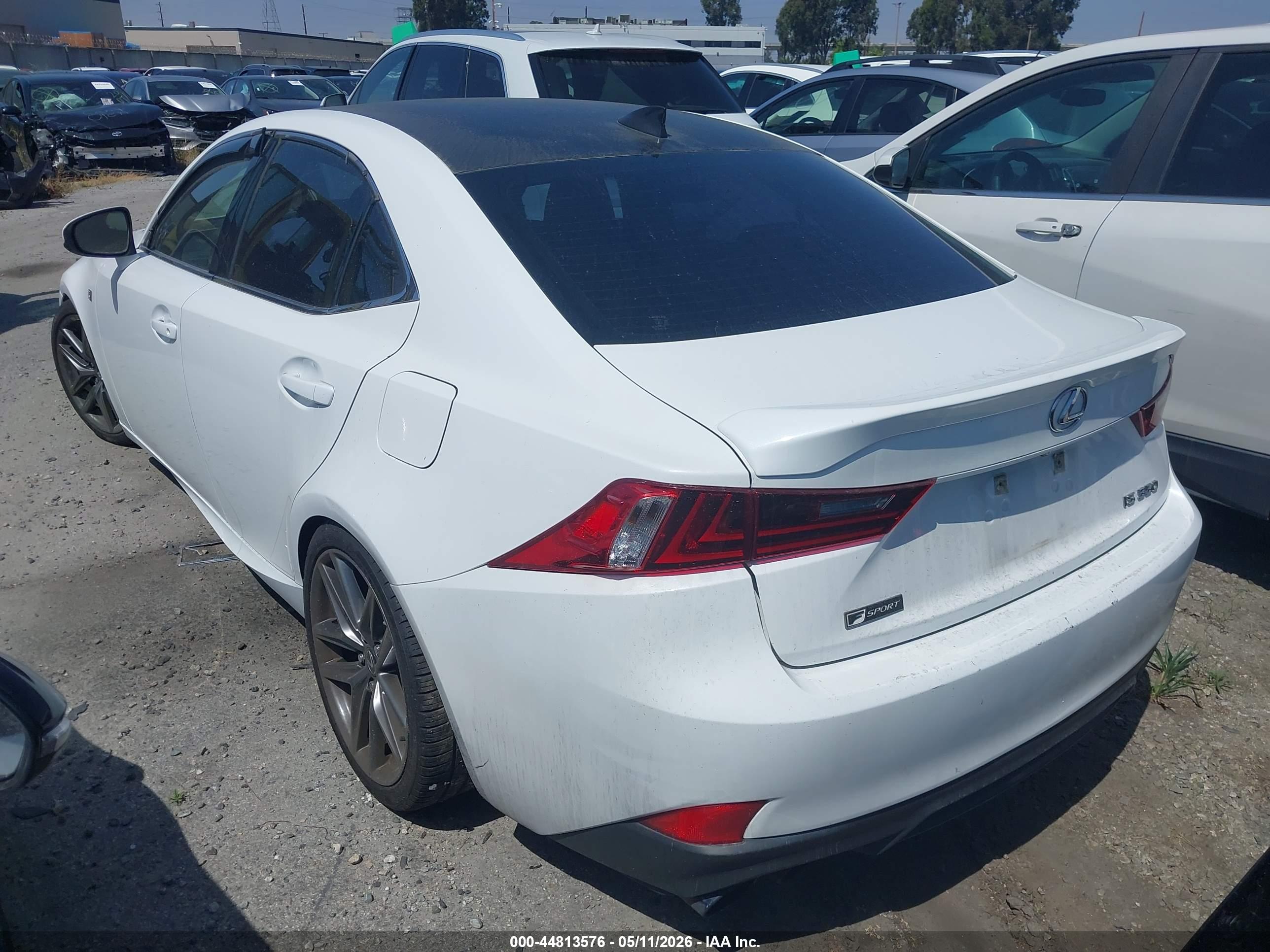 LEXUS IS image 3