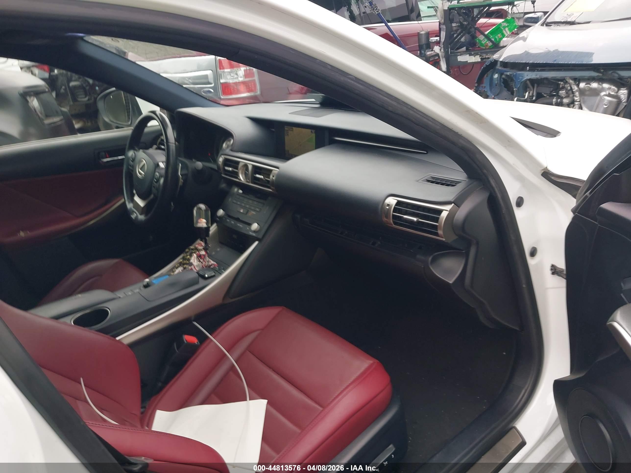 LEXUS IS image 5