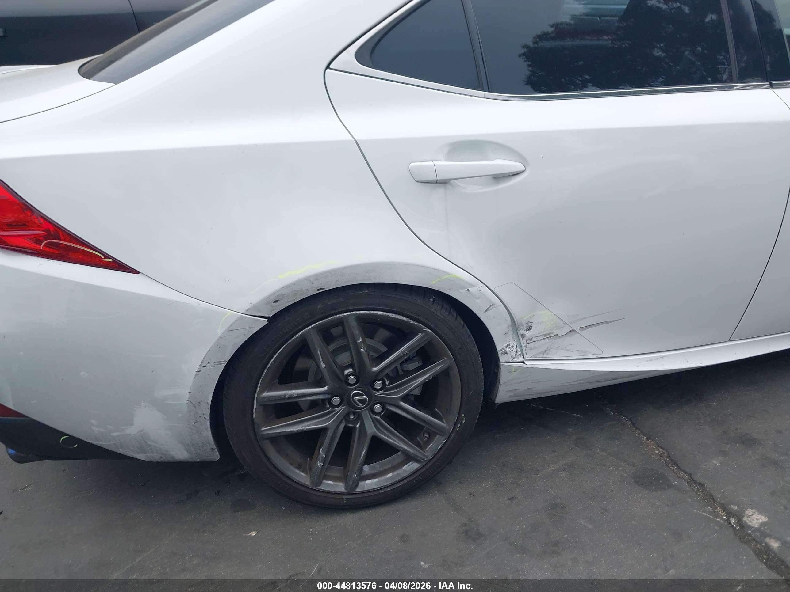 LEXUS IS image 6