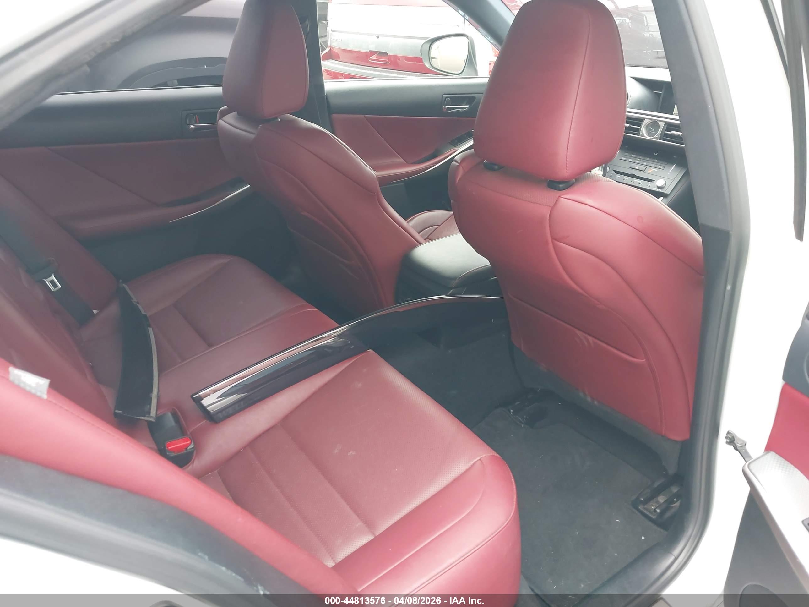 LEXUS IS image 8