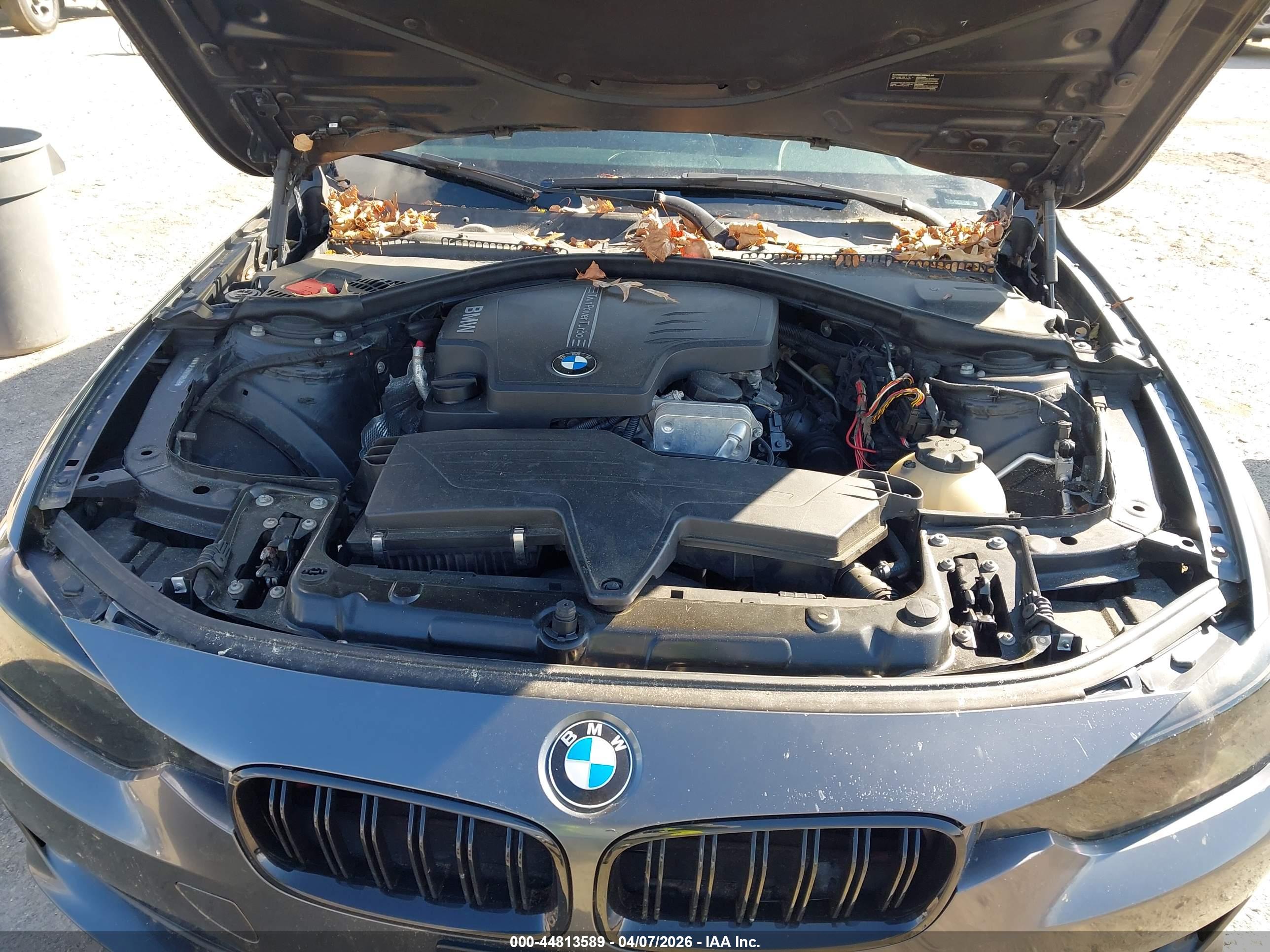 BMW 320I image 10