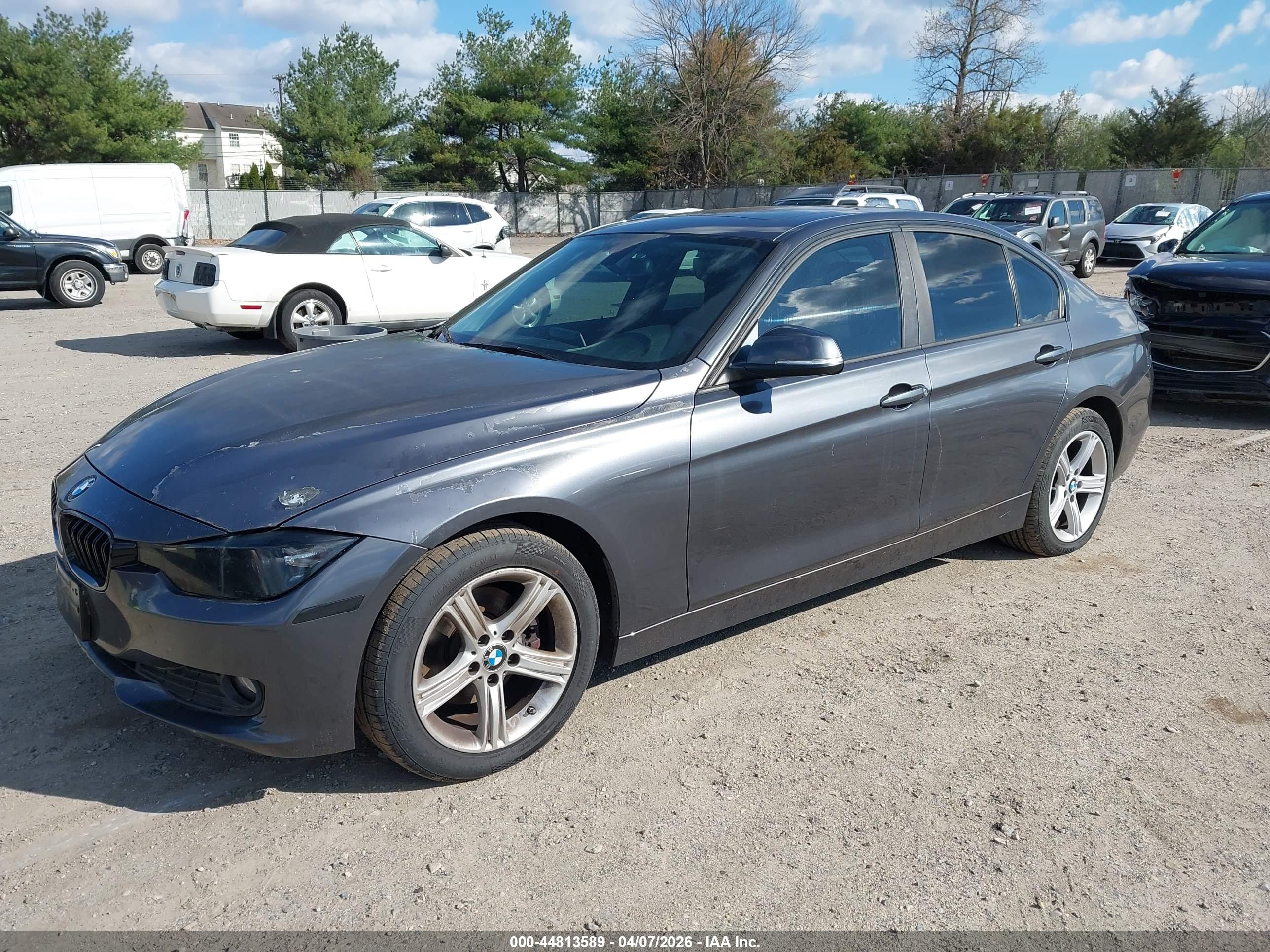 BMW 320I image 2