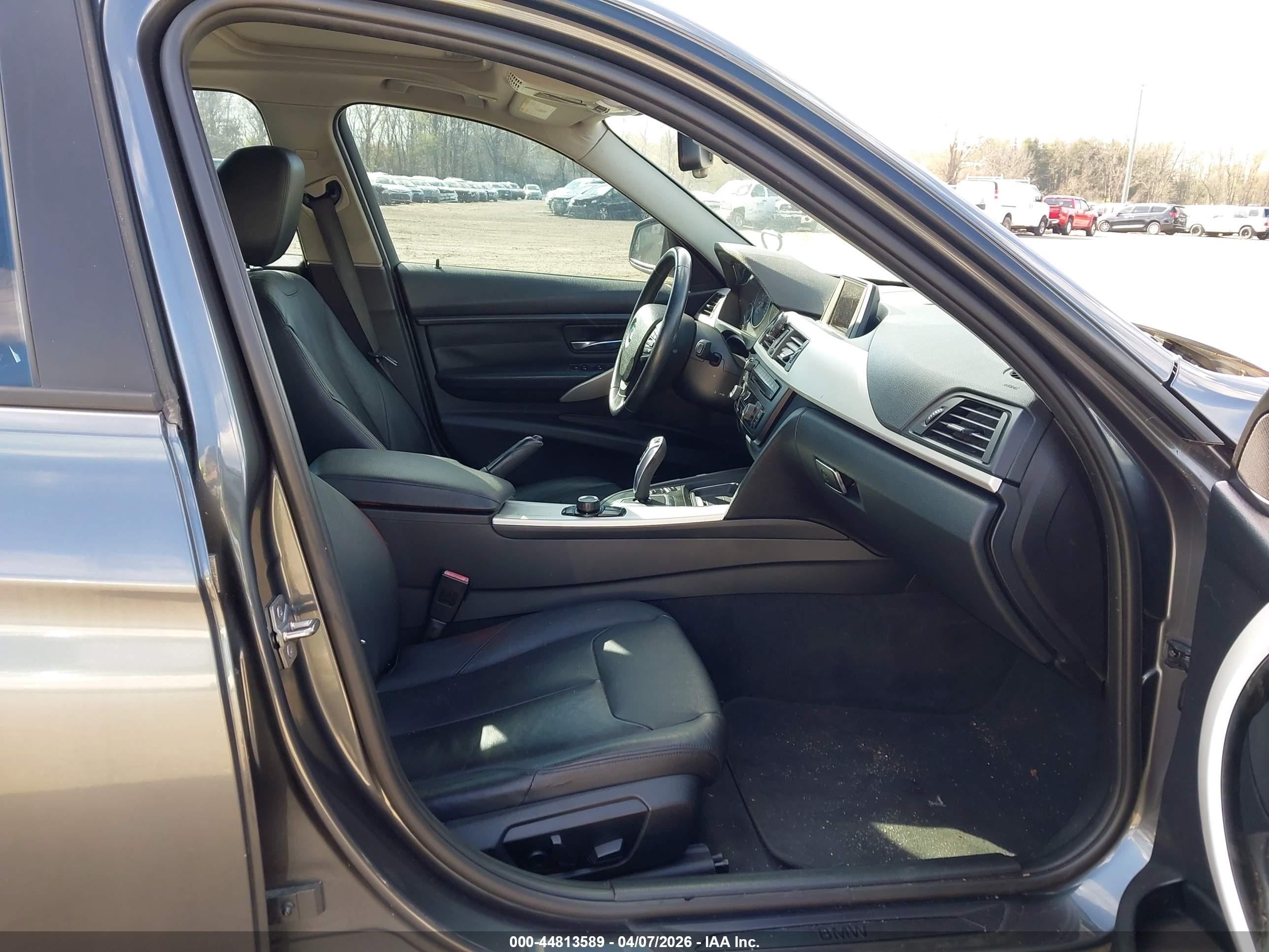 BMW 320I image 5