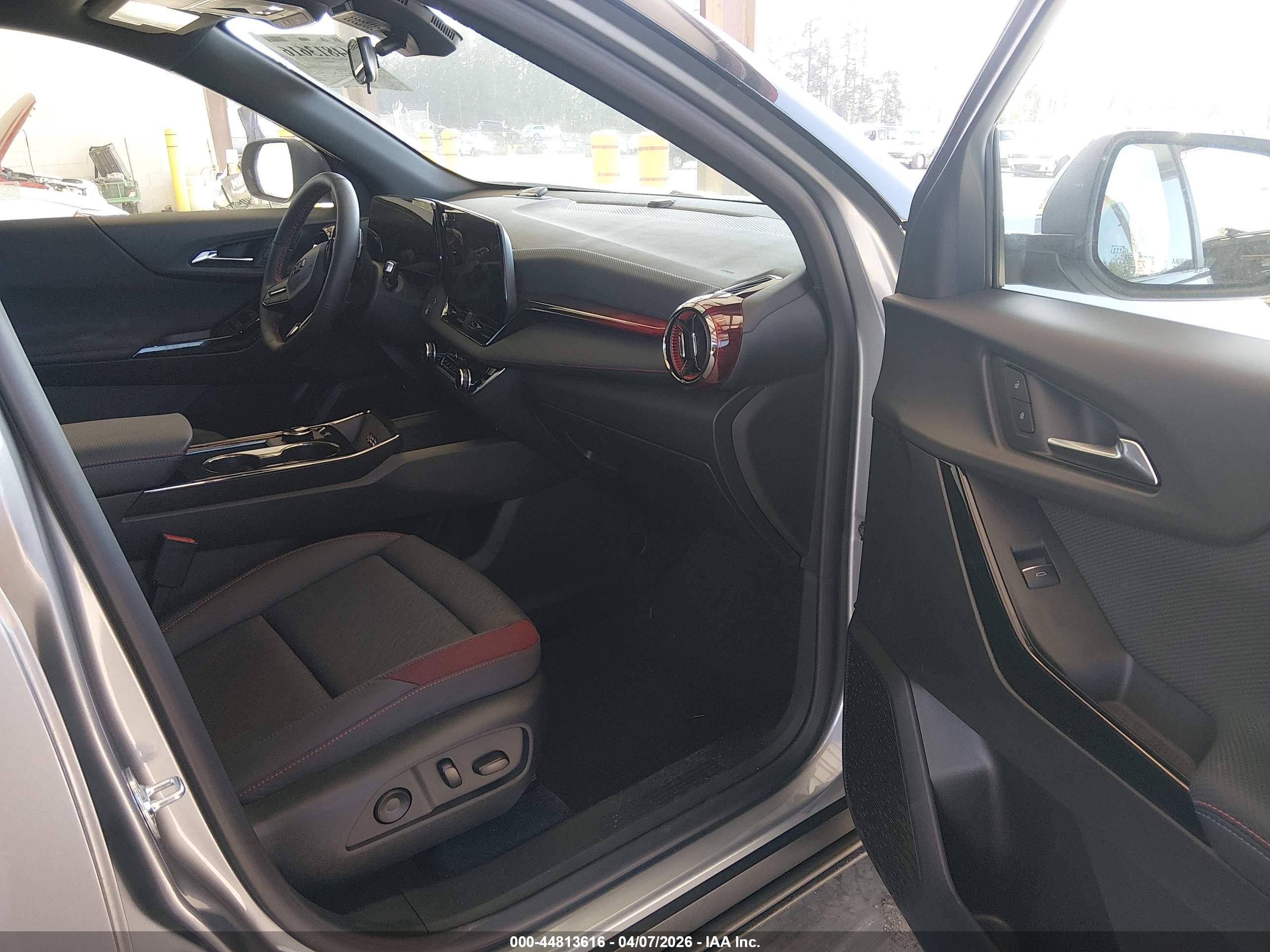CHEVROLET EQUINOX image 5