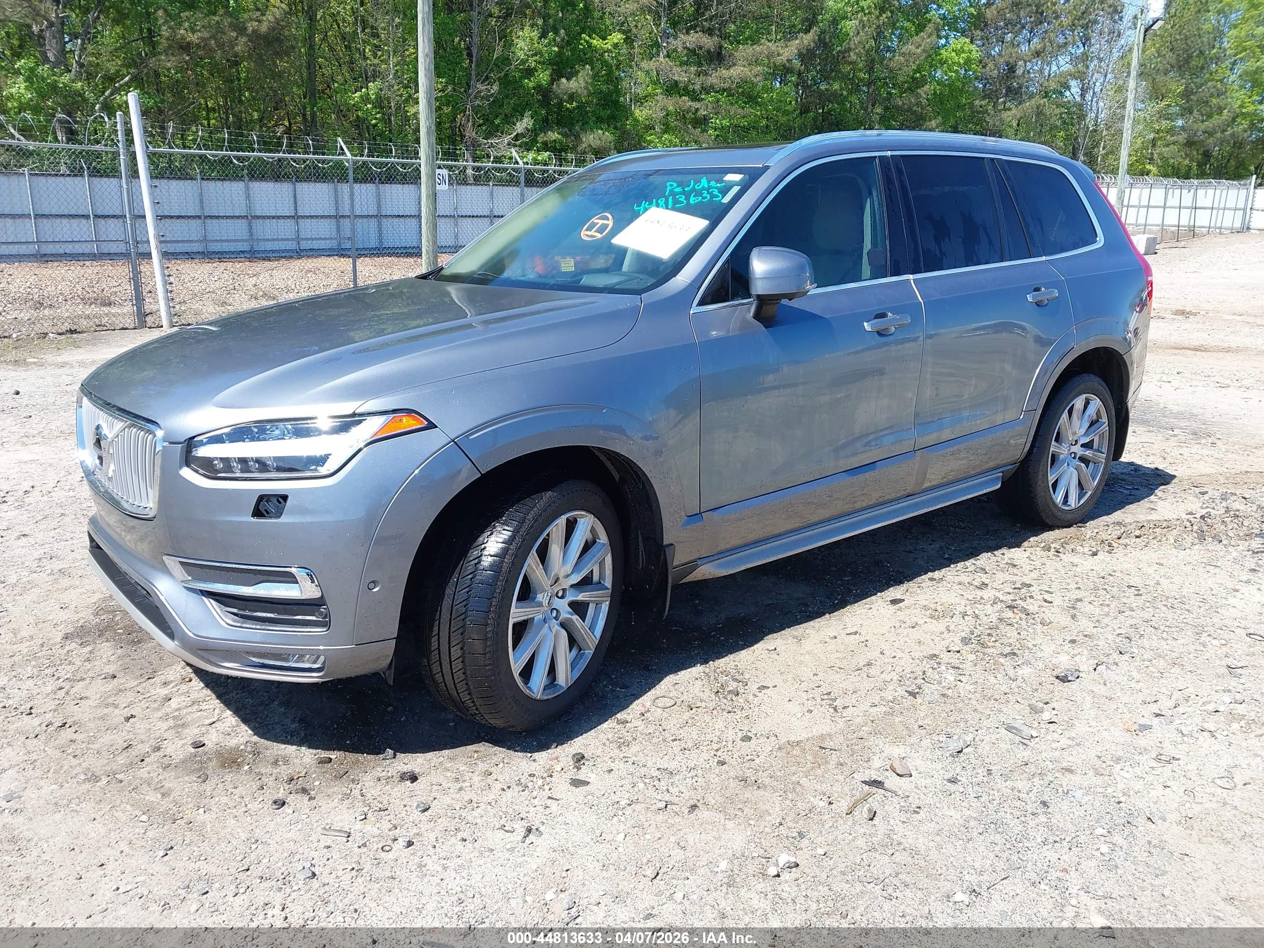 VOLVO XC90 image 2