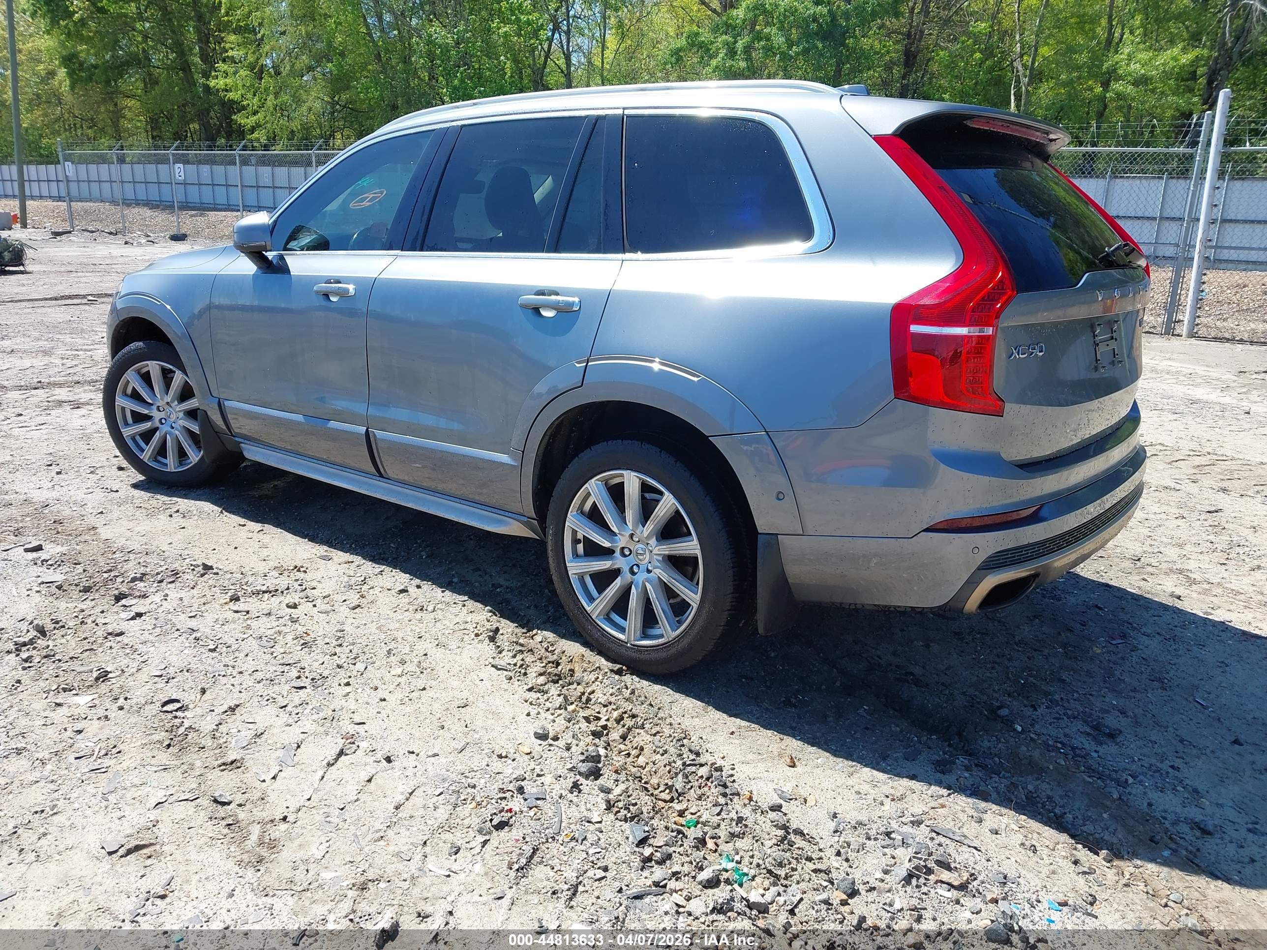 VOLVO XC90 image 3