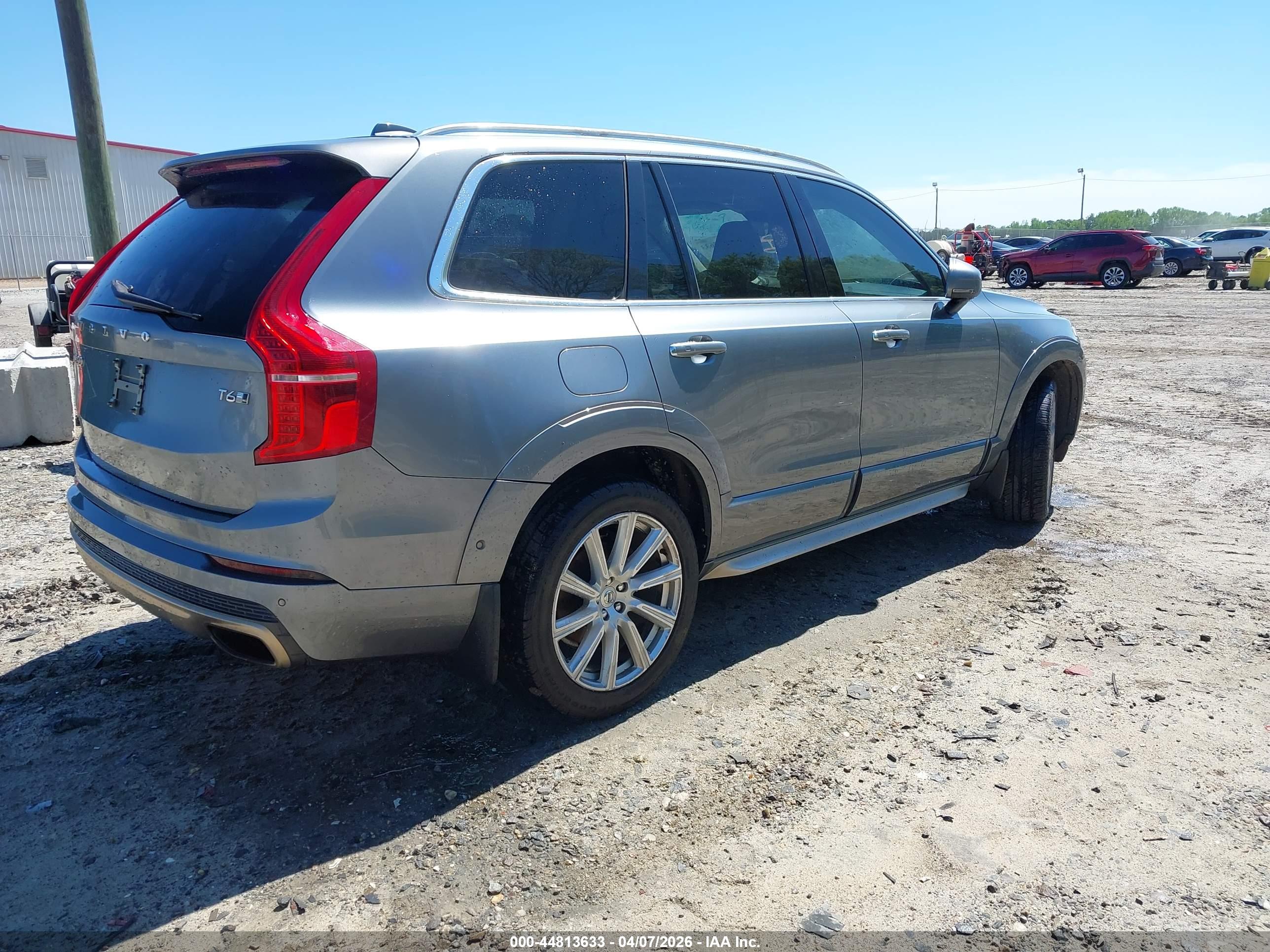 VOLVO XC90 image 4