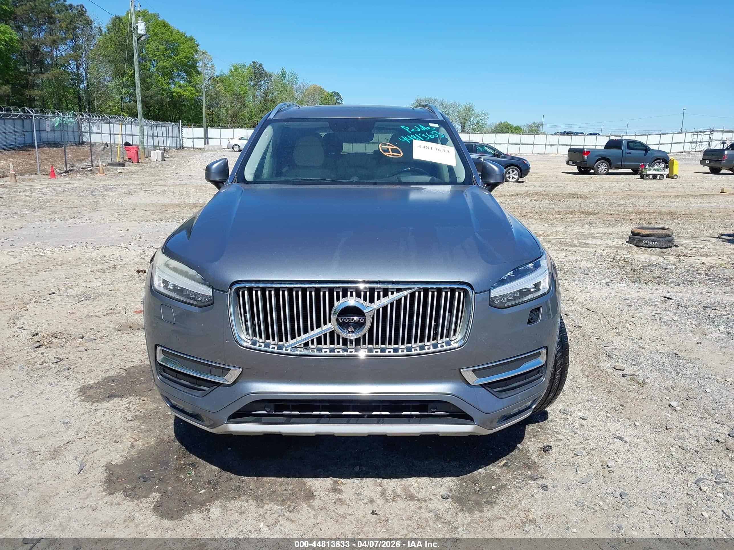 VOLVO XC90 image 6