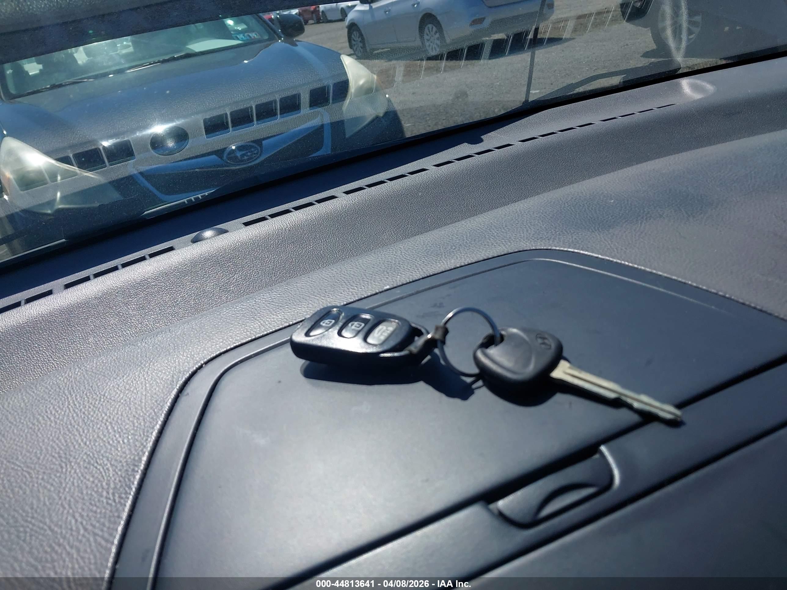 HYUNDAI ELANTRA image 11