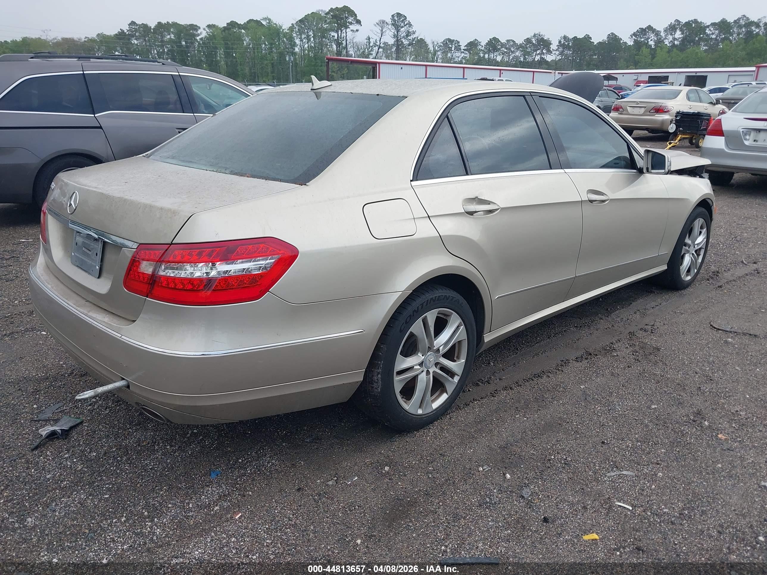MERCEDES-BENZ E image 4