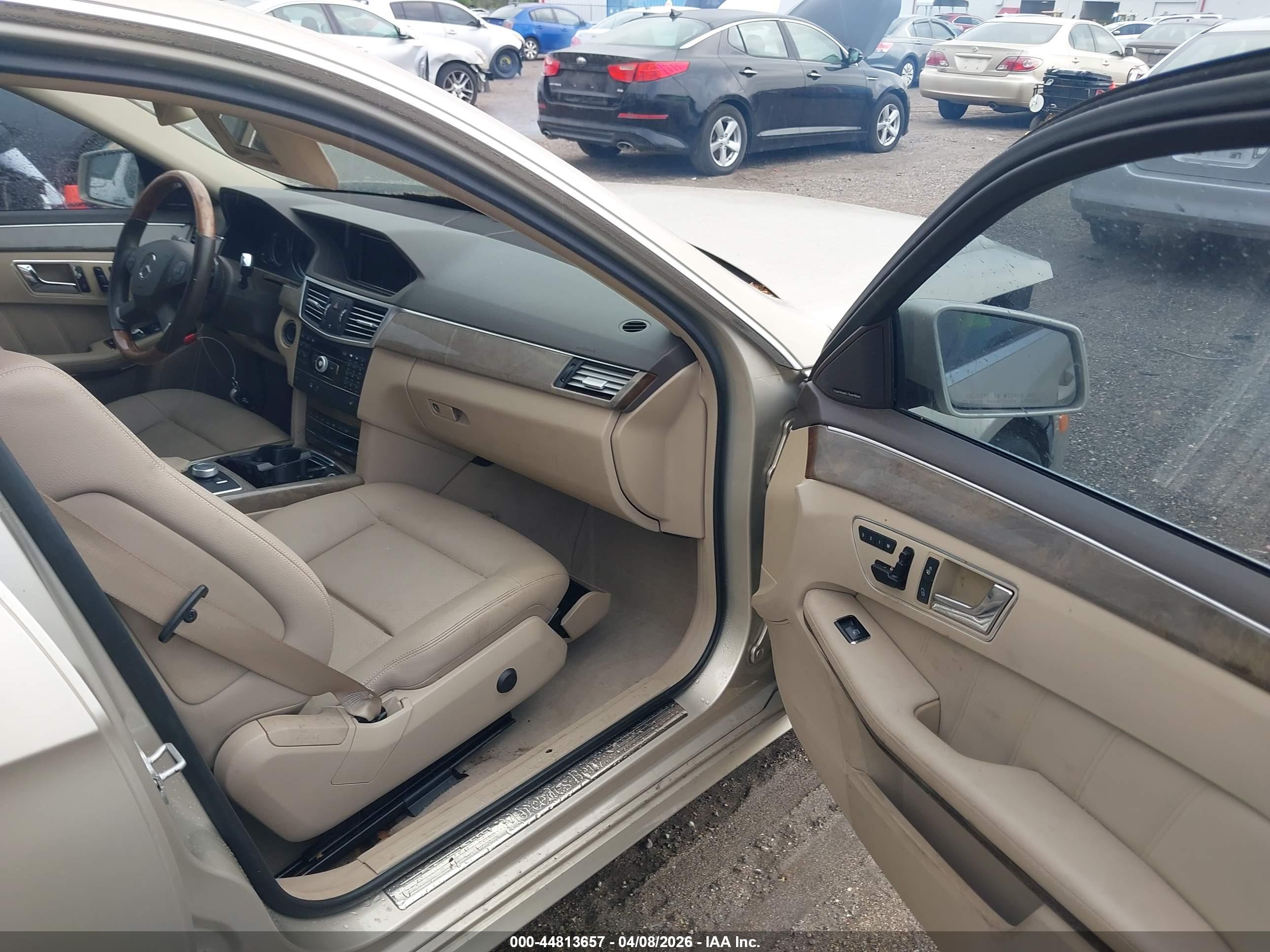 MERCEDES-BENZ E image 5