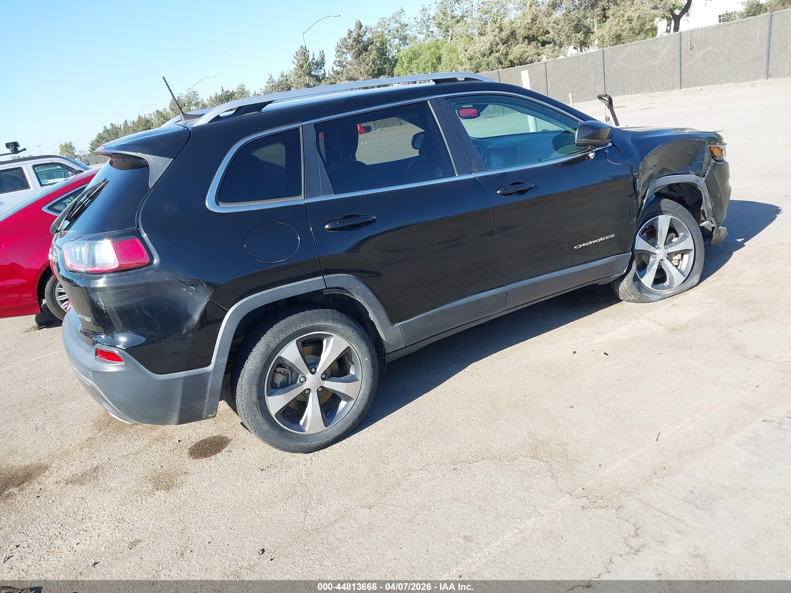 JEEP CHEROKEE image 4