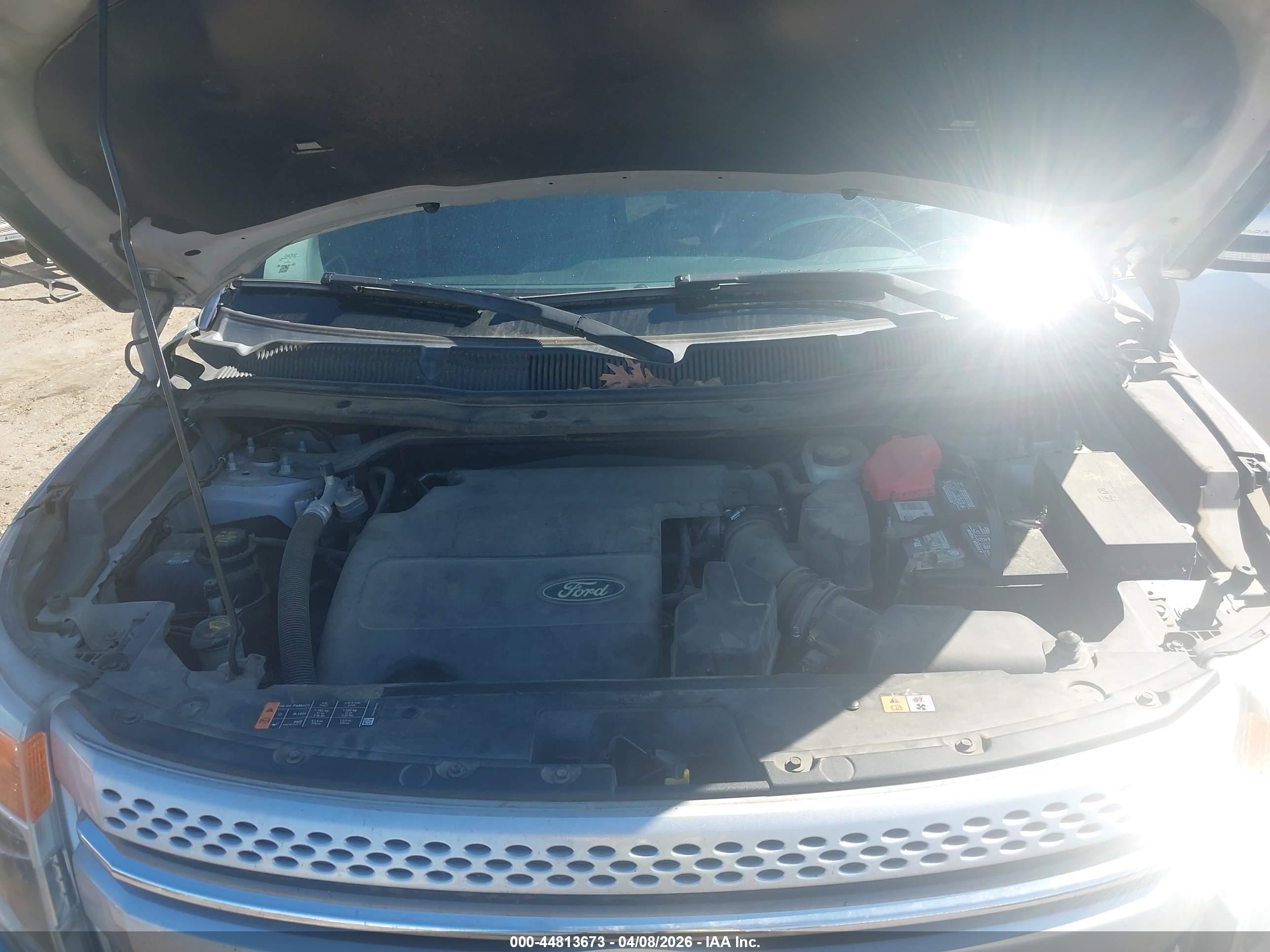 FORD EXPLORER image 10