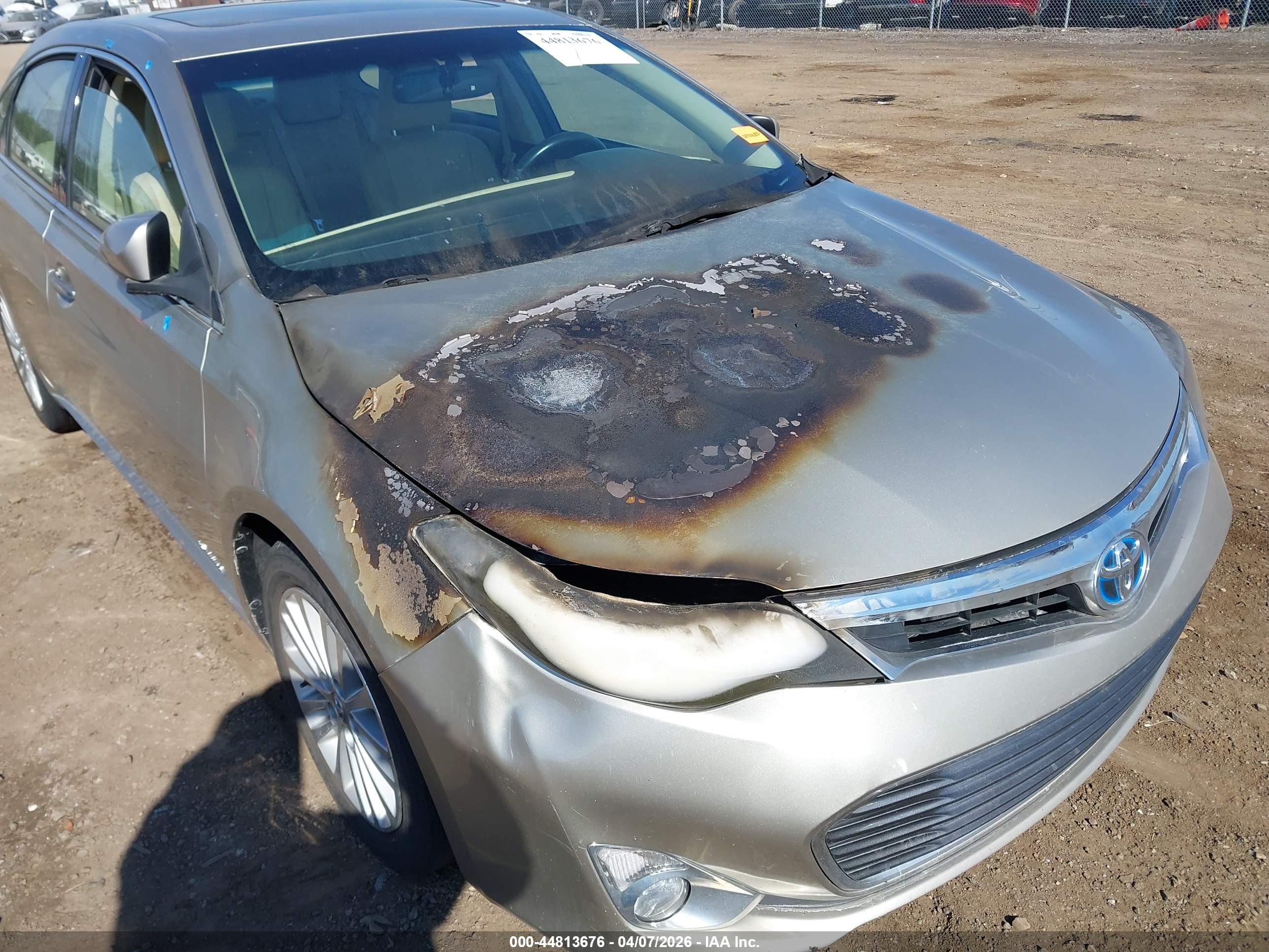 TOYOTA AVALON image 6