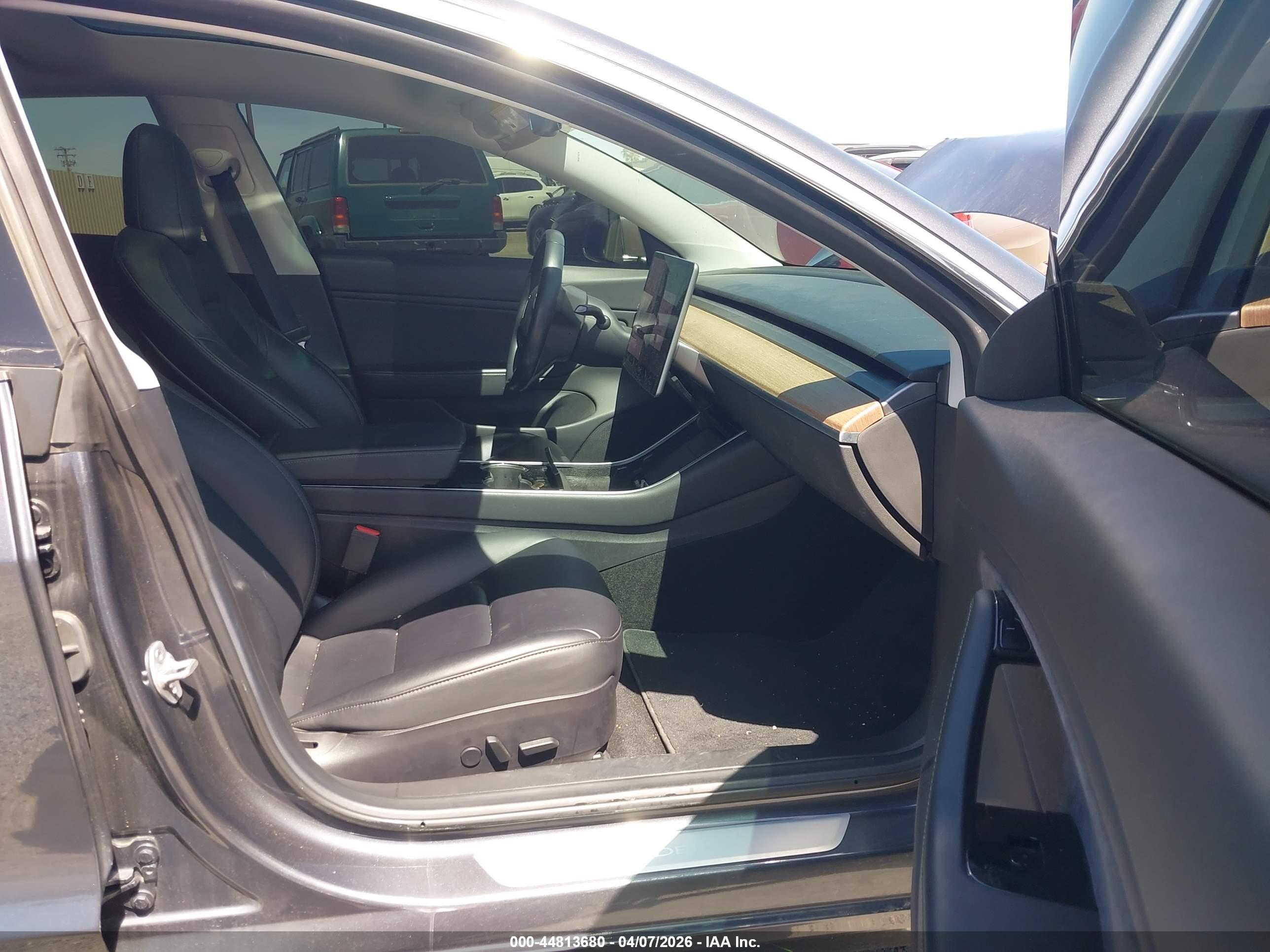 TESLA MODEL image 5
