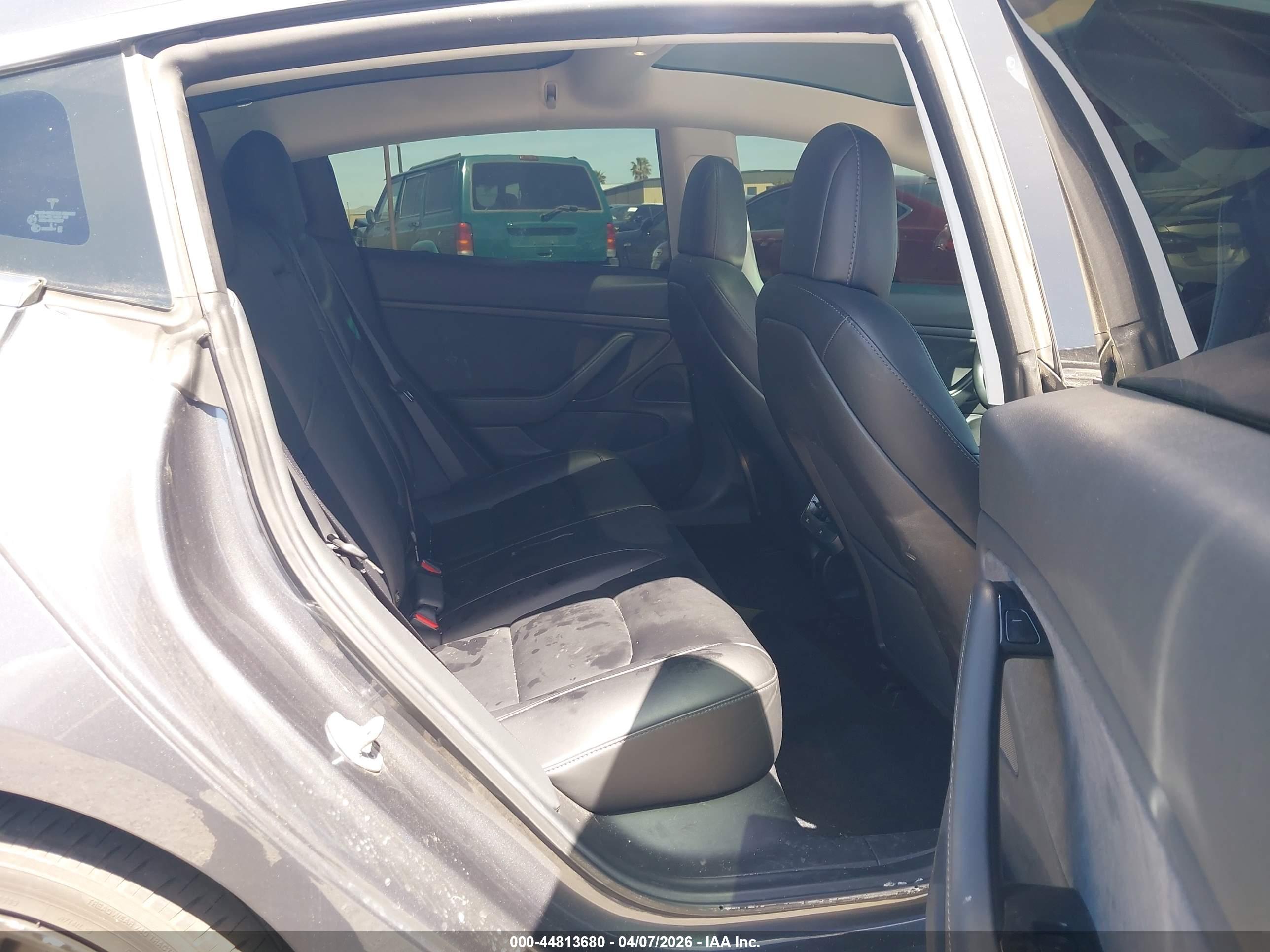 TESLA MODEL image 8