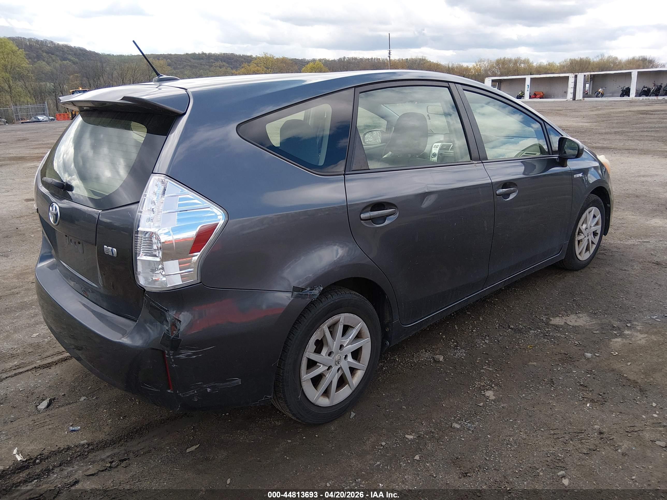 TOYOTA PRIUS image 4