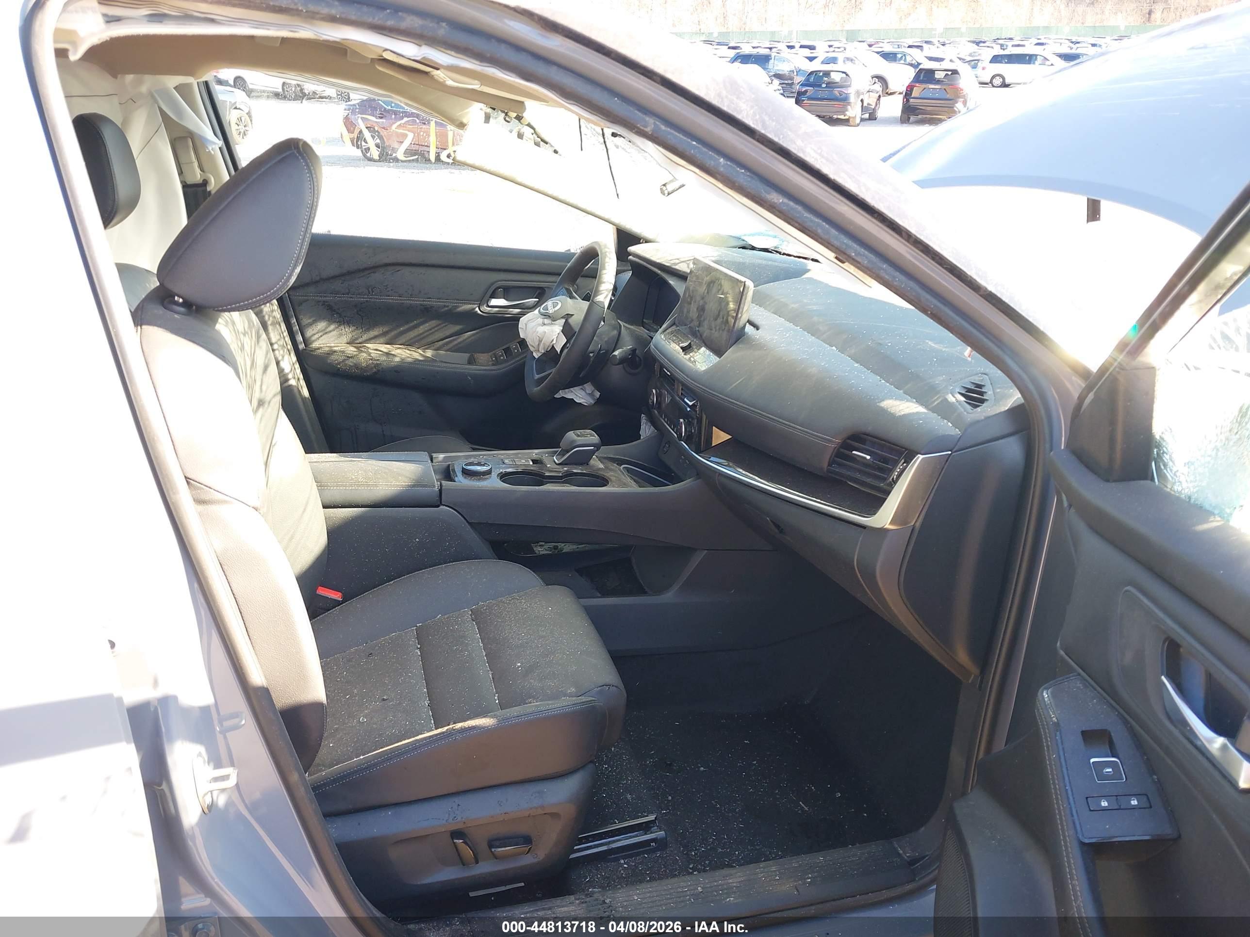 NISSAN ROGUE image 5