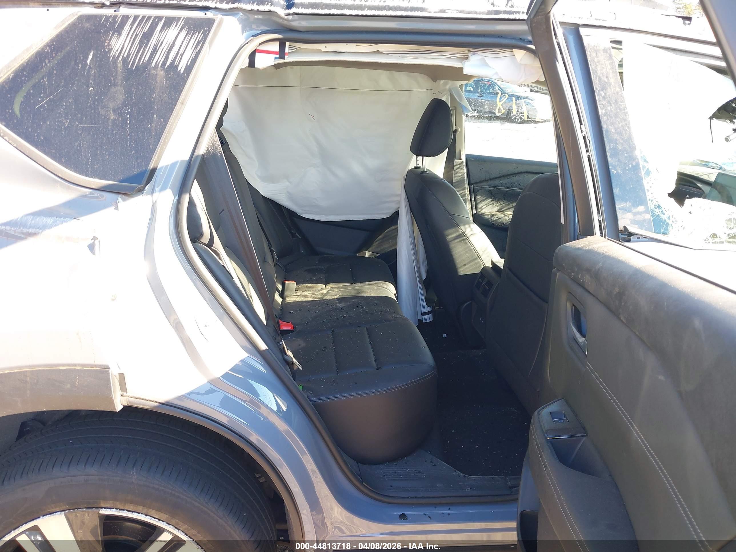 NISSAN ROGUE image 8