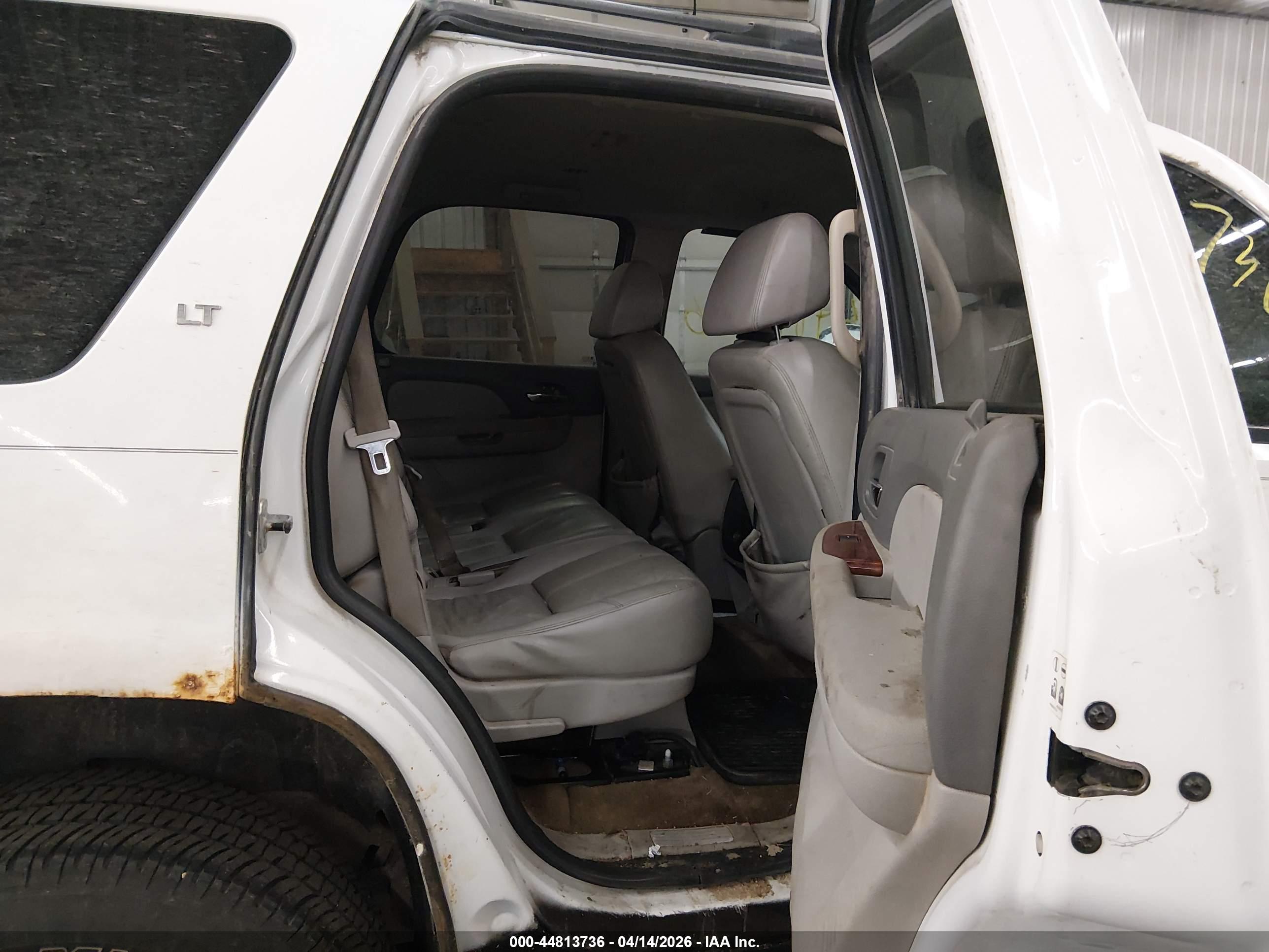 CHEVROLET TAHOE image 8