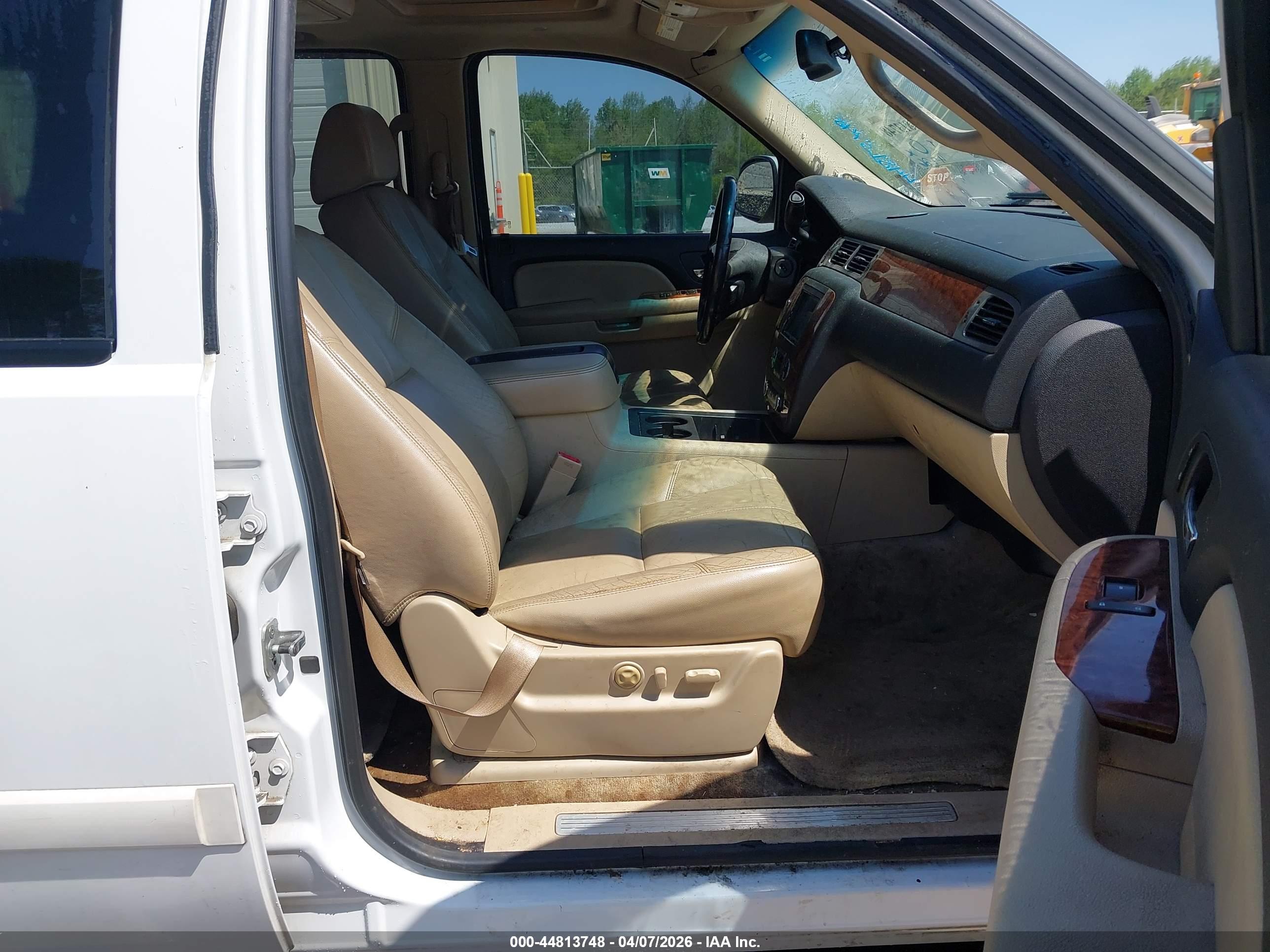 CHEVROLET TAHOE image 5